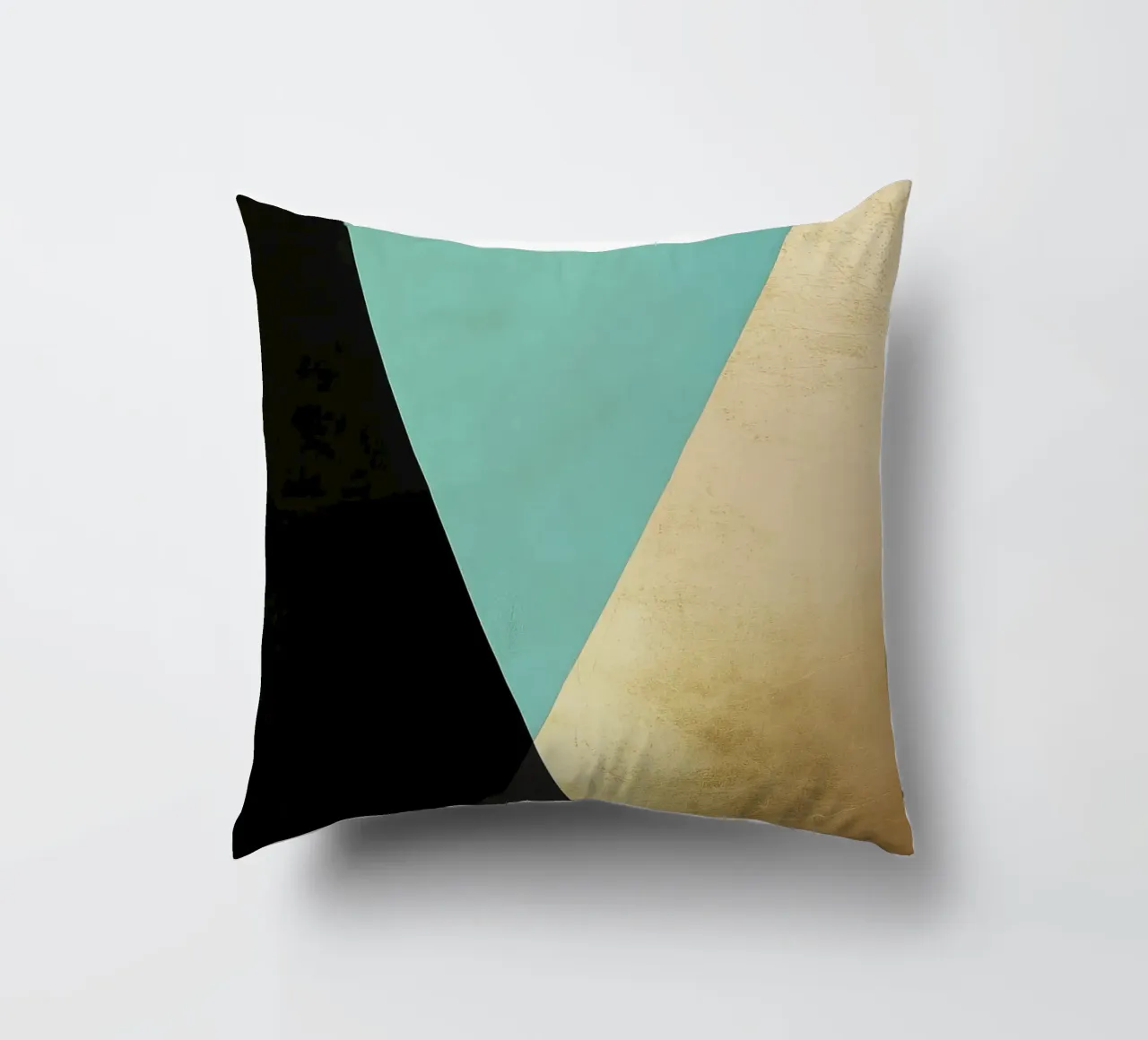 Minimalistische achtergrond met goudfolie en turkoois kussen van Niklas