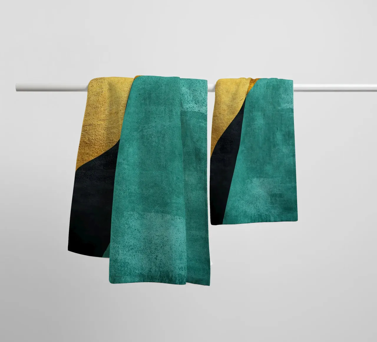 Retro behang in goud, turquoise en zwart badhanddoek van Niklas