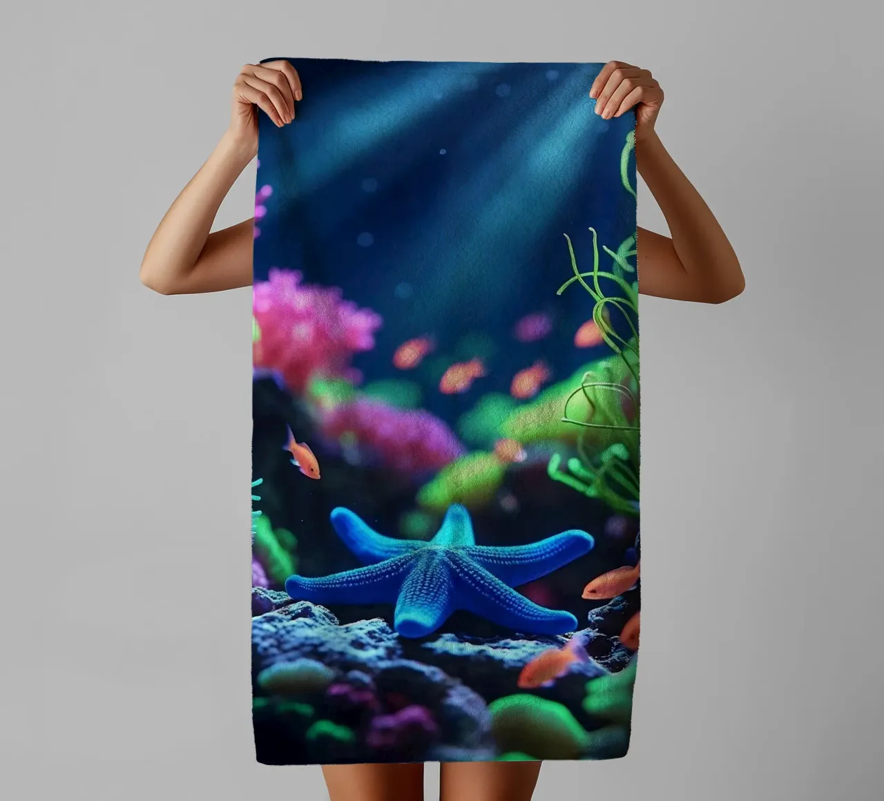 Deep Calm ✦ Étoile de mer bleue dans Neon Reef serviette de bain de LUMAQUA ✦ STUDIO