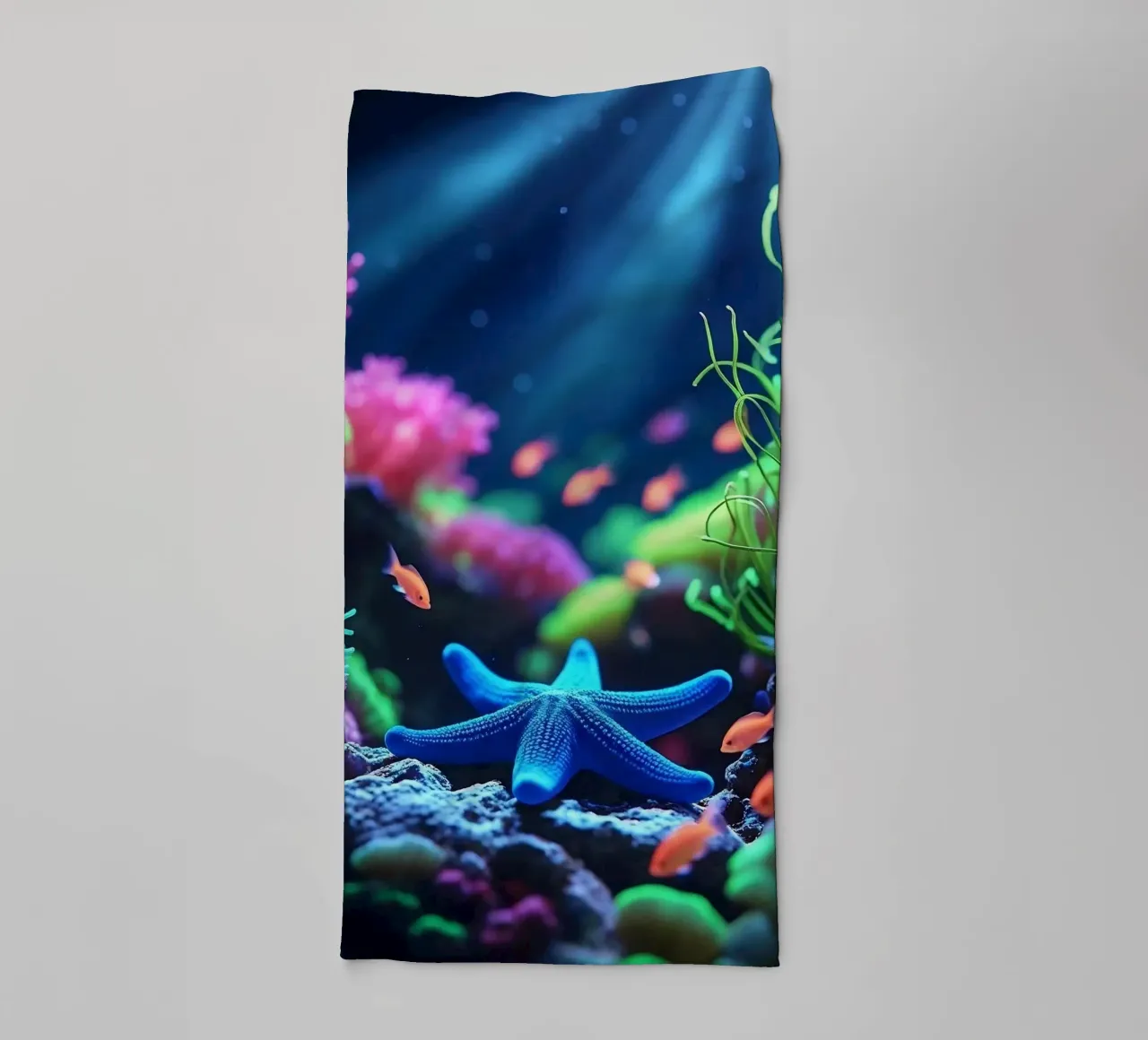 Deep Calm ✦ Étoile de mer bleue dans Neon Reef serviette de bain de LUMAQUA ✦ STUDIO