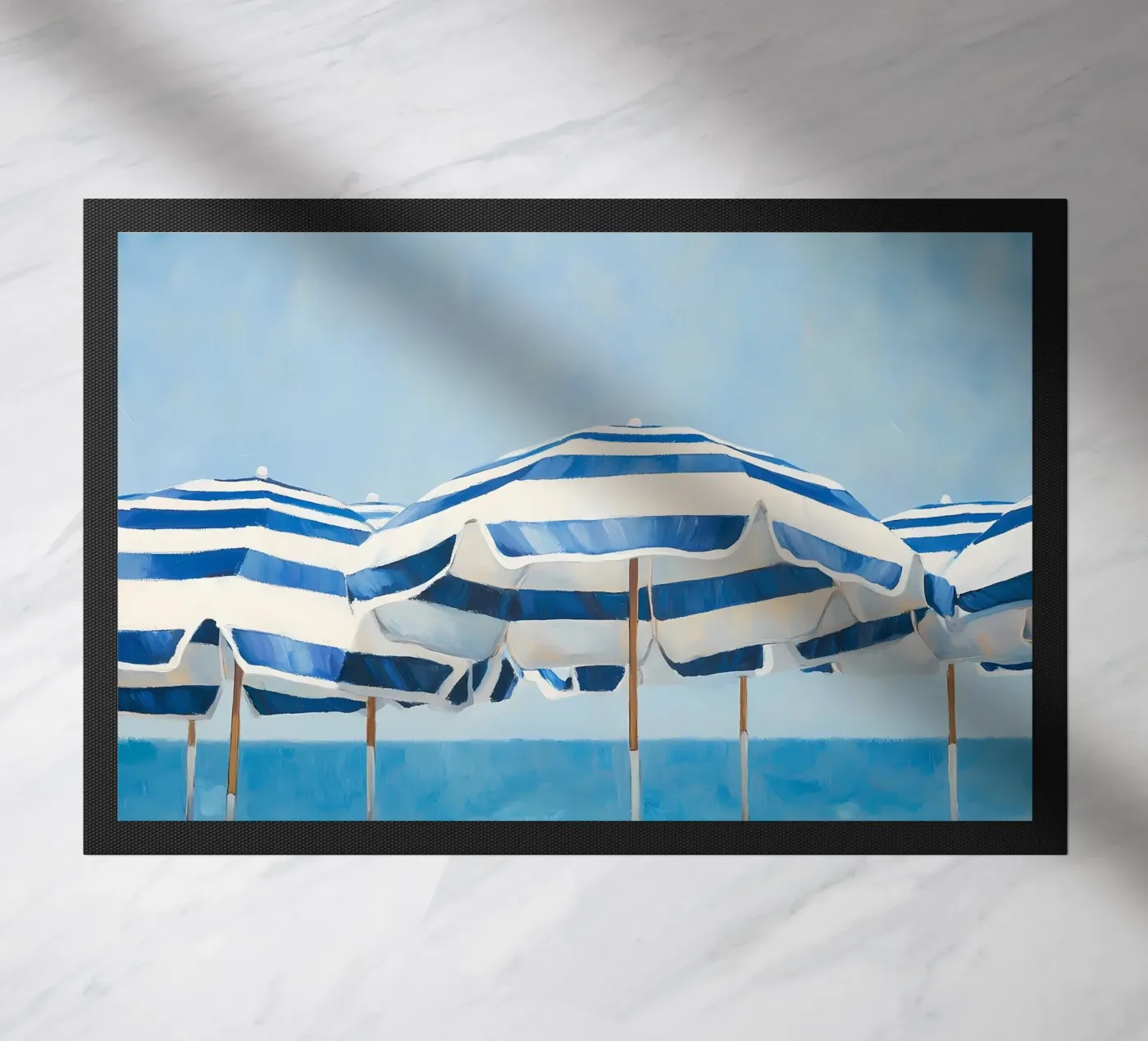 Blauwe Strandparasols deurmat van IamHomeStudio