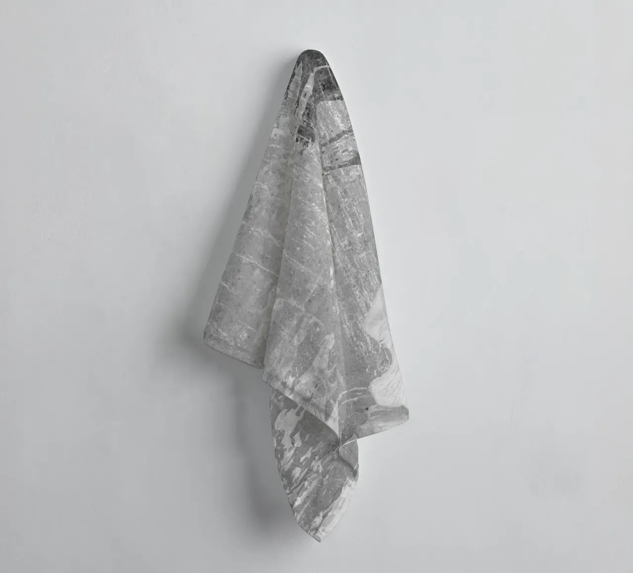 gray abstract art with white flower x asciugamano da bagno da vintageshop