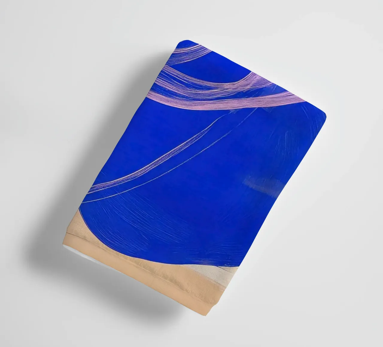 Forme dinamiche in blu cobalto e rosa asciugamano da bagno da Euphoria Theresa