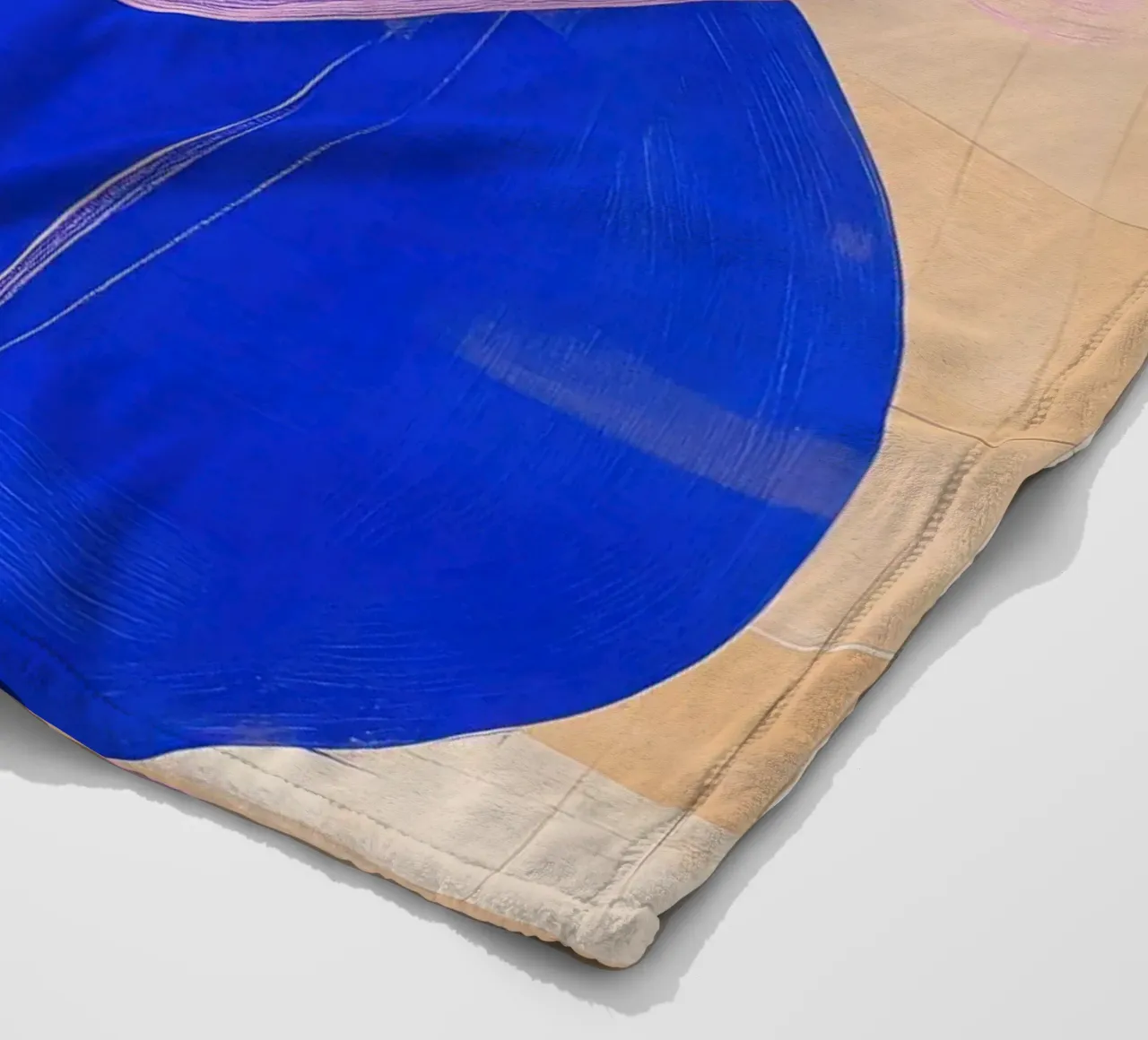 Forme dinamiche in blu cobalto e rosa coperta in pile da Euphoria Theresa