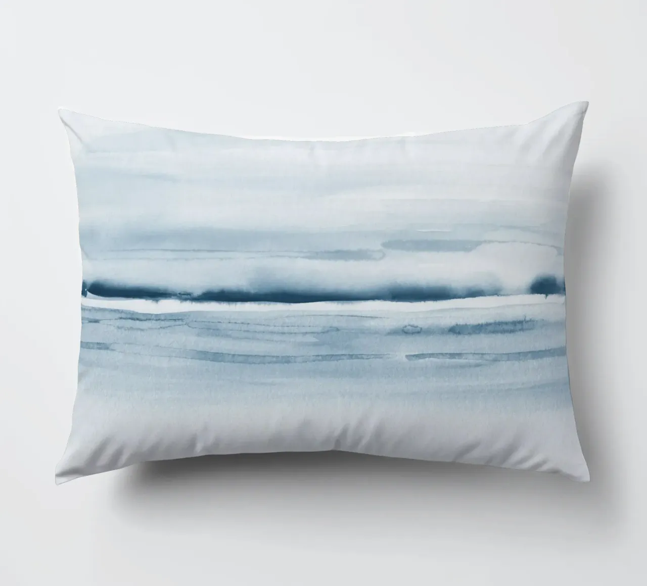 Blauwe zeegolven kussen van NouveauPrints