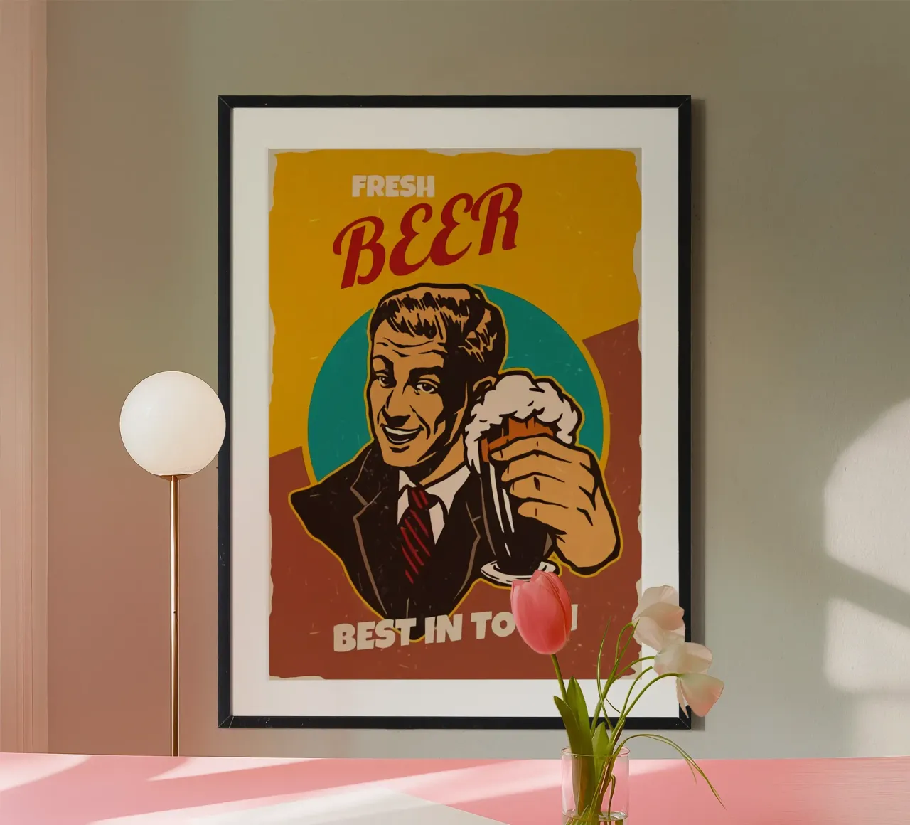 L'opera d'arte della migliore birra della città poster con telaio in legno da Jodie Art