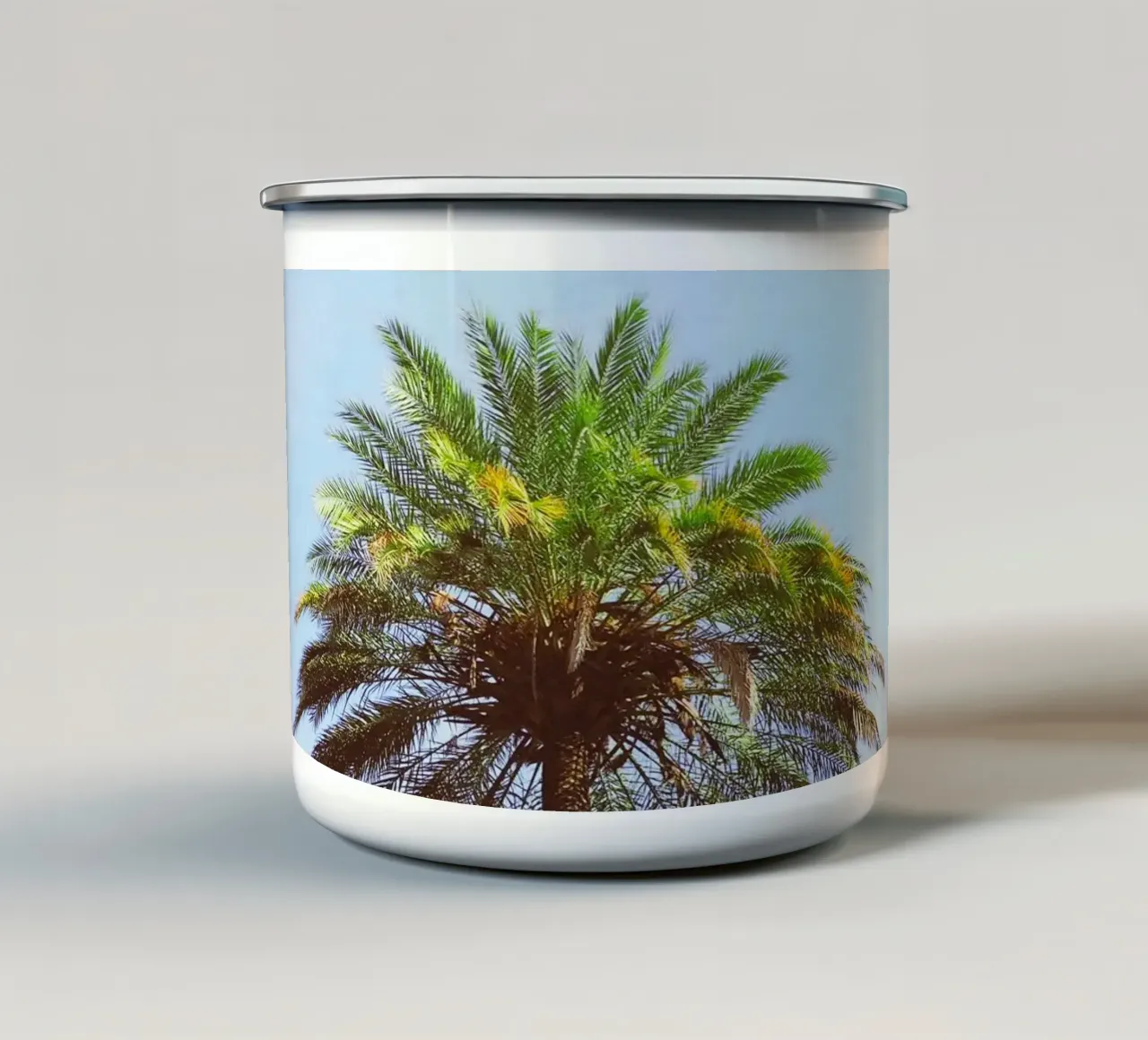 Palma tazza in smalto da Cassia Beck Photography
