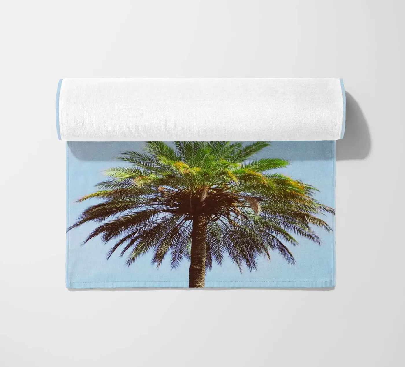 Palm Tree strandhanddoek van Cassia Beck Photography