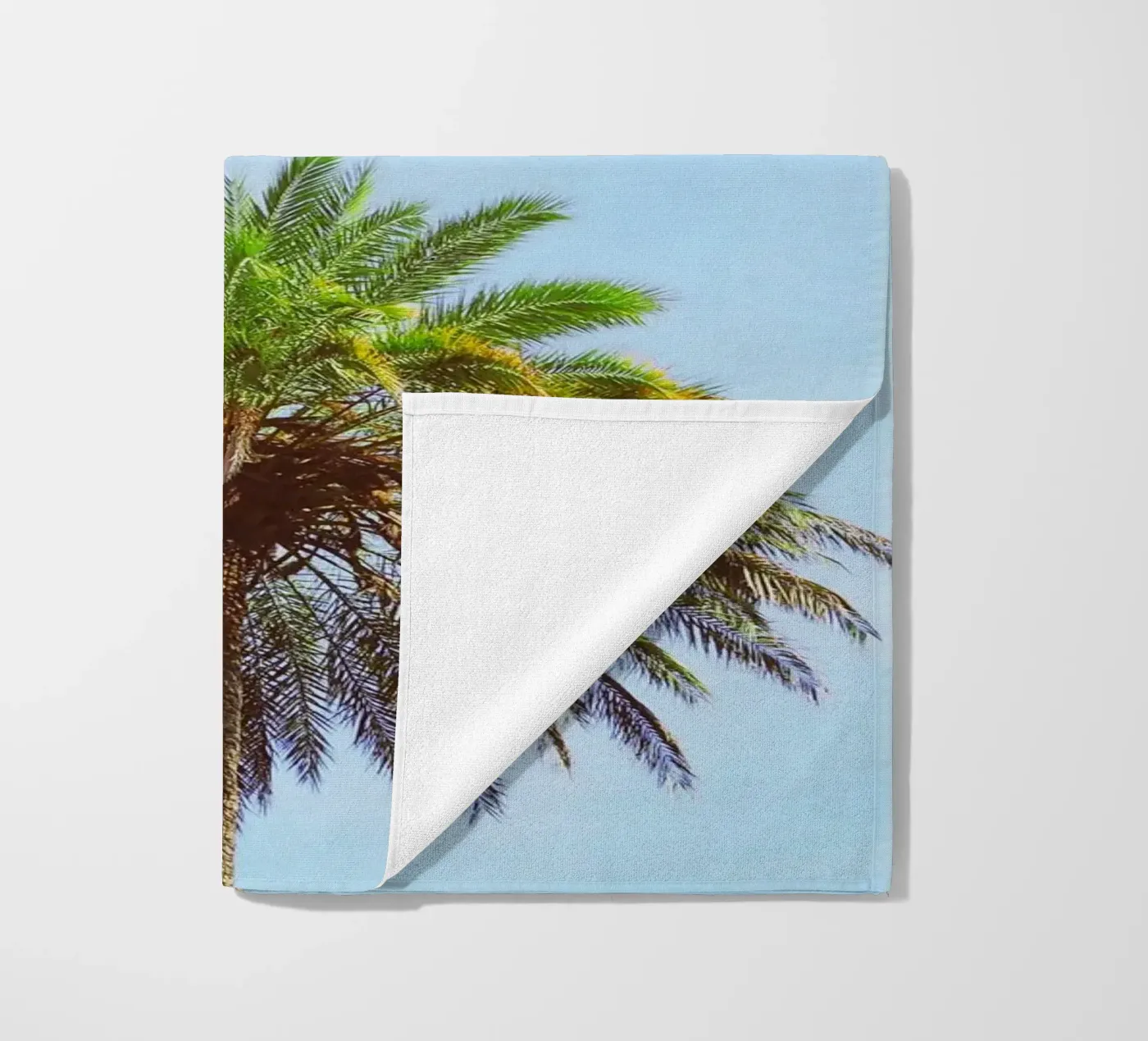 Palm Tree strandhanddoek van Cassia Beck Photography