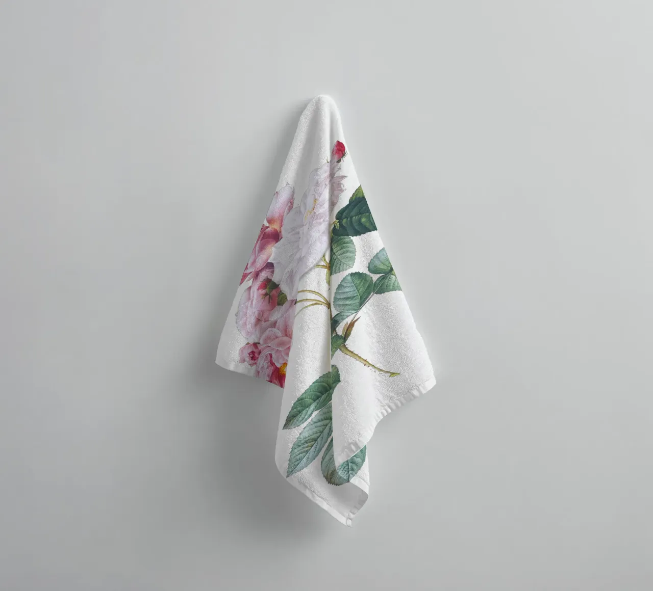Rosa × damascena di Pierre-Joseph Redouté, asciugamano da bagno da Venus Art