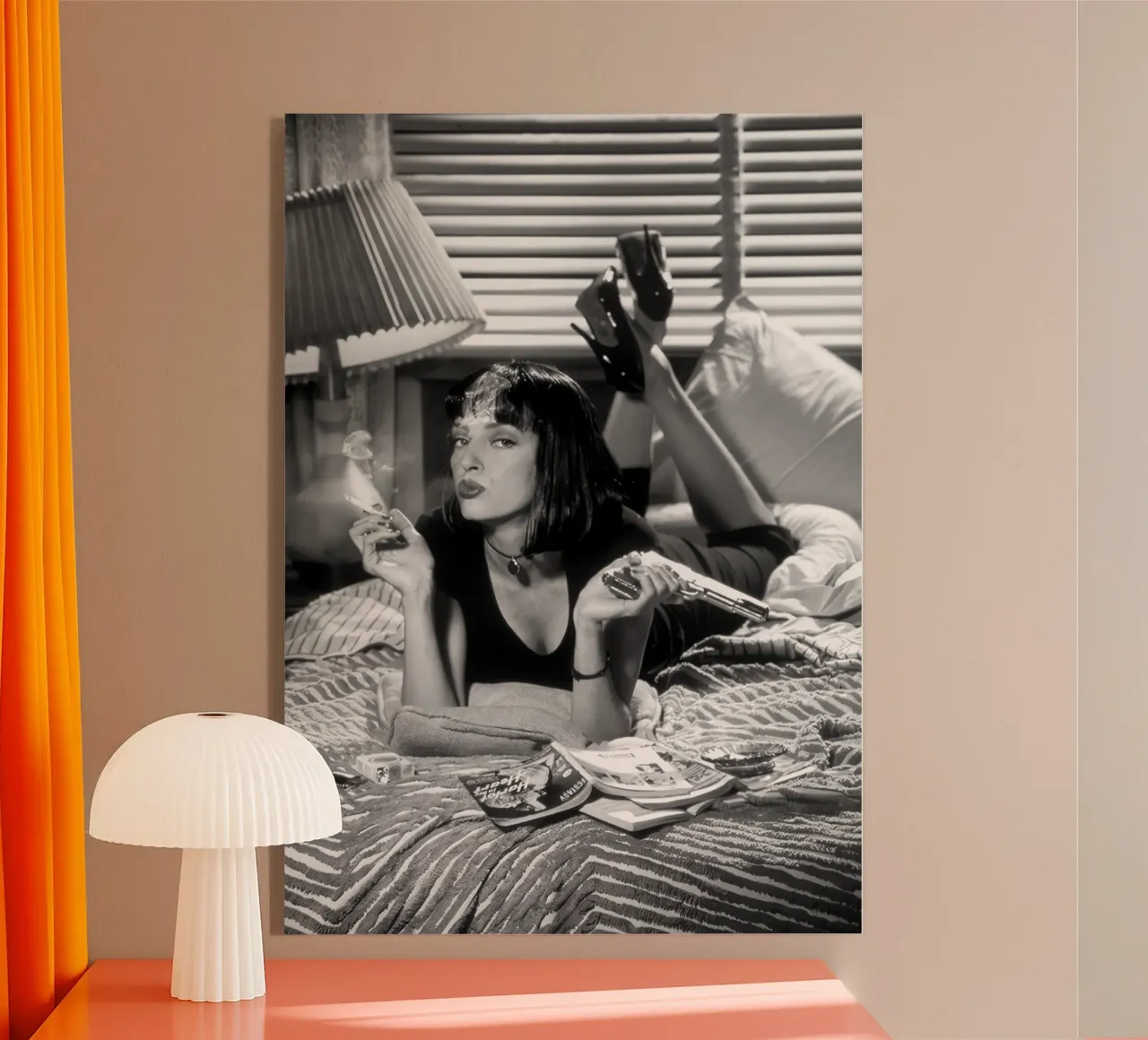 Uma Smoke plexiglass da Lorraine Mooore