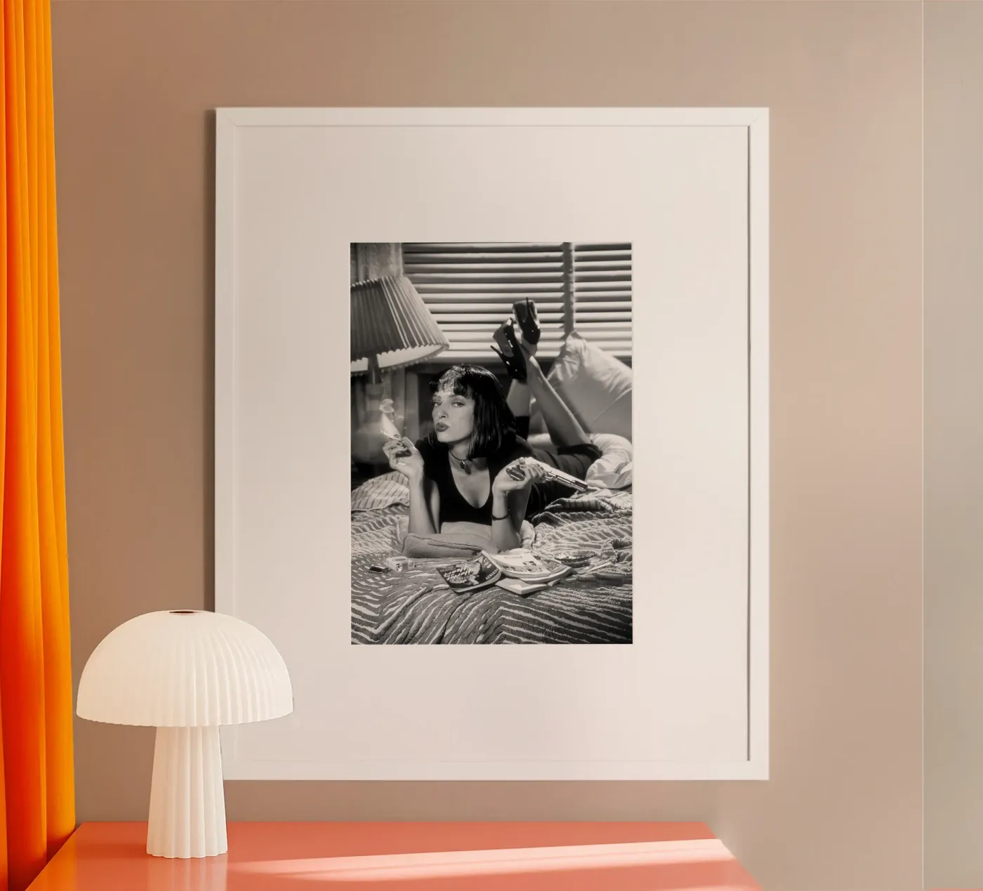 Uma Smoke poster da Lorraine Mooore