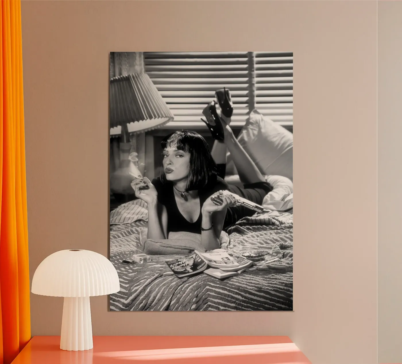 Uma Smoke poster da Lorraine Mooore