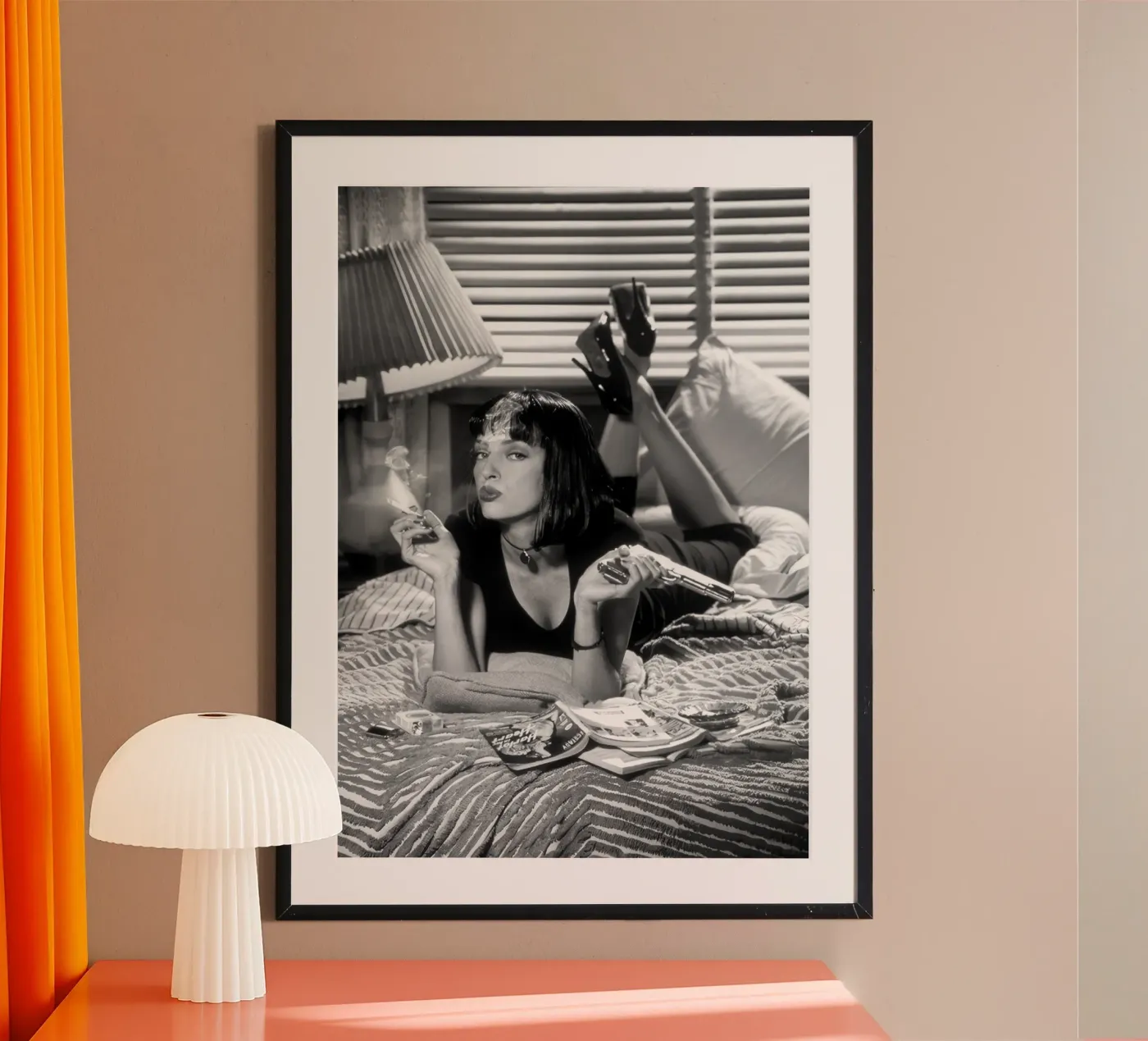 Uma Smoke poster da Lorraine Mooore