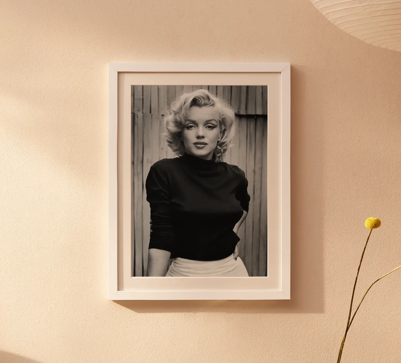 Bella Marilyn poster con telaio in legno da Lorraine Mooore