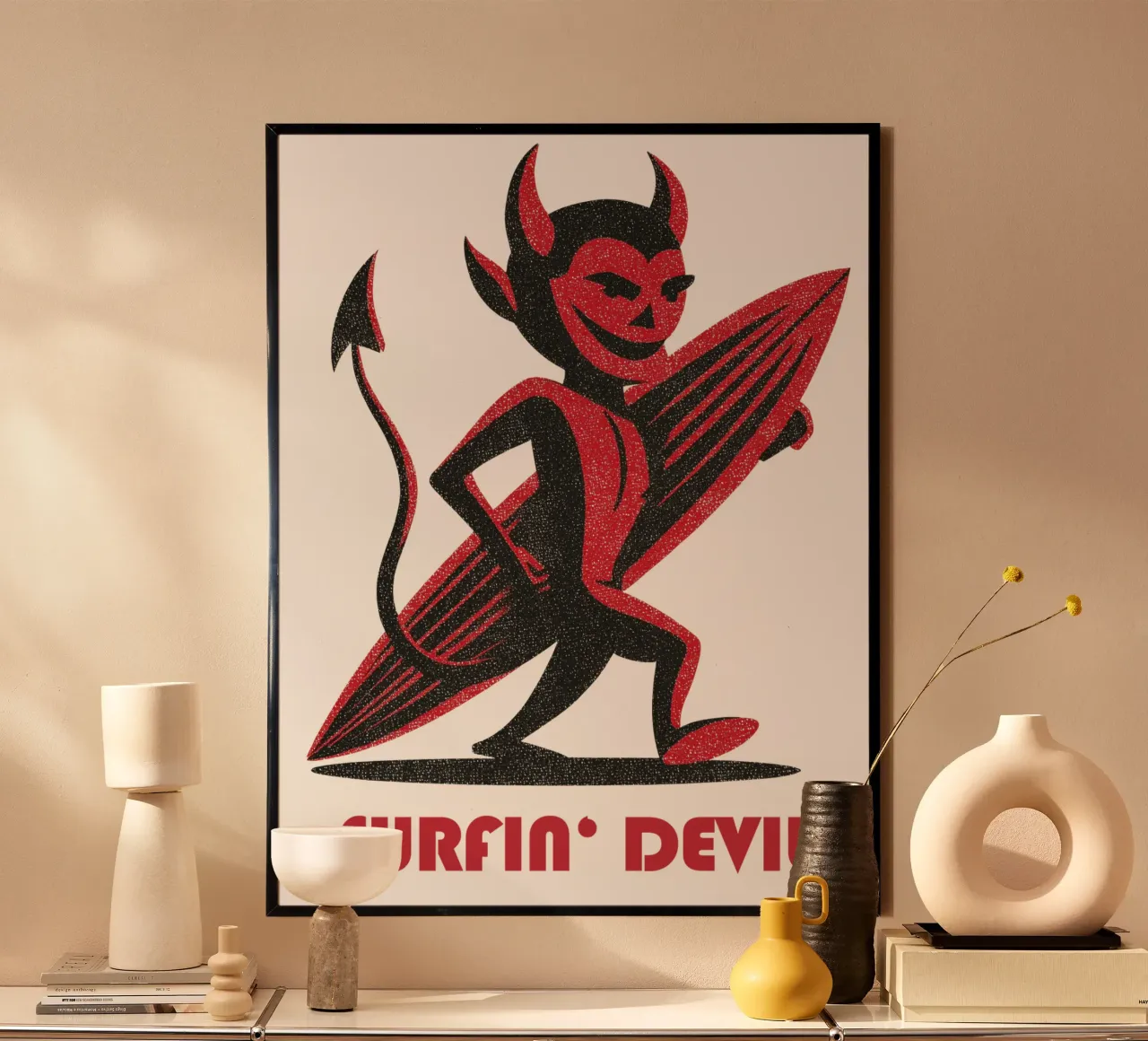 Diavolo retrò che fa surf | Motivo della camicia infernale e casual poster con telaio in alluminio da Autofocus