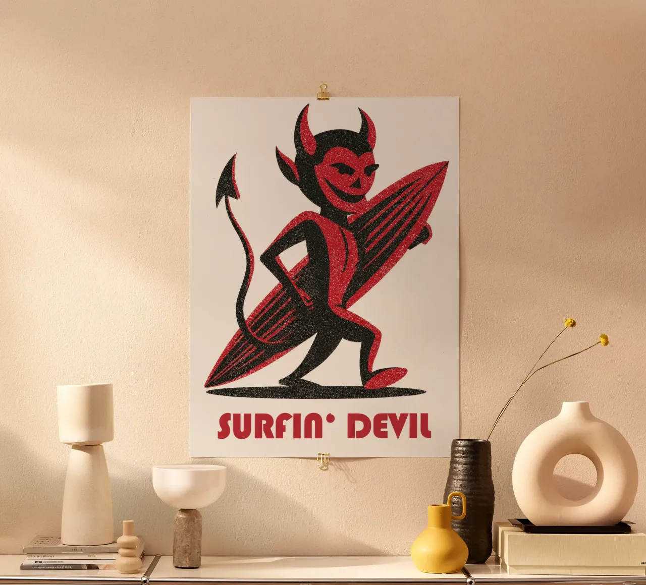 Diavolo retrò che fa surf | Motivo della camicia infernale e casual poster con telaio in alluminio da Autofocus