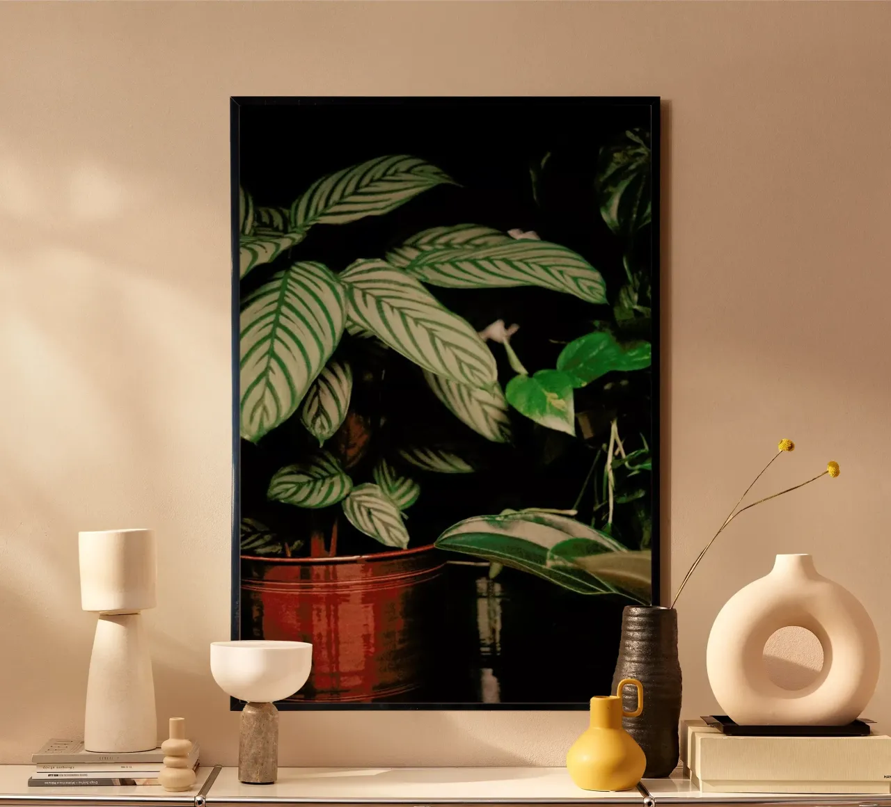 Analog Series The Plant Shop poster con telaio in legno da Sebastian Hilgetag