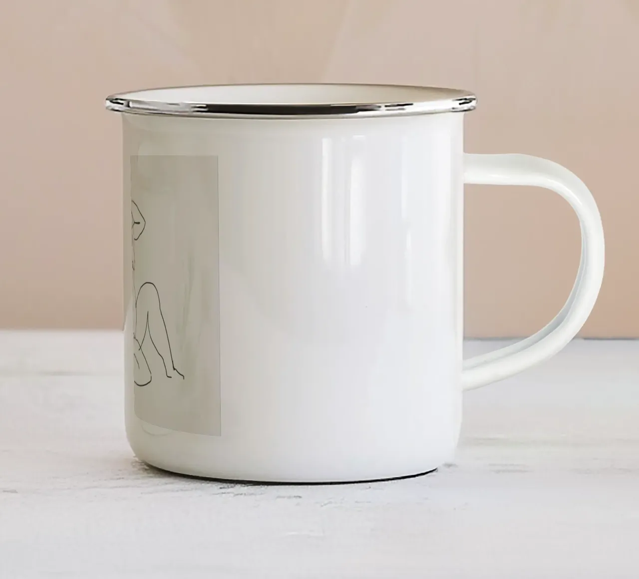 Line art seduta nuda tazza in smalto da Little Dean