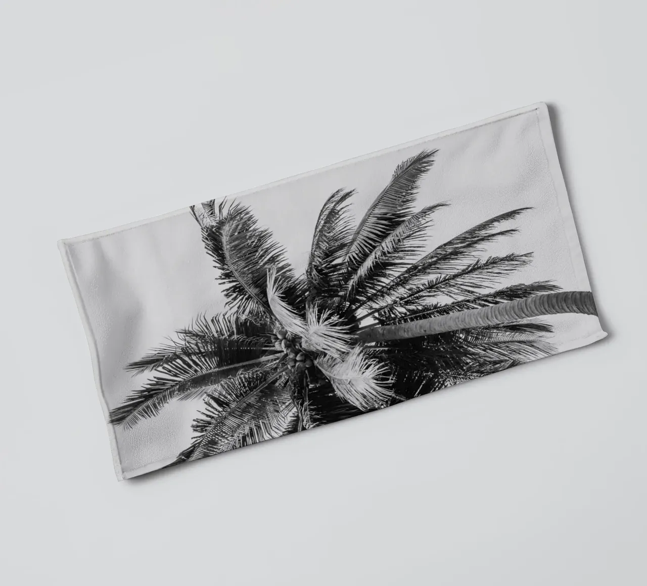 Tropical Palm tree in Indonesia asciugamano da bagno da photolovers