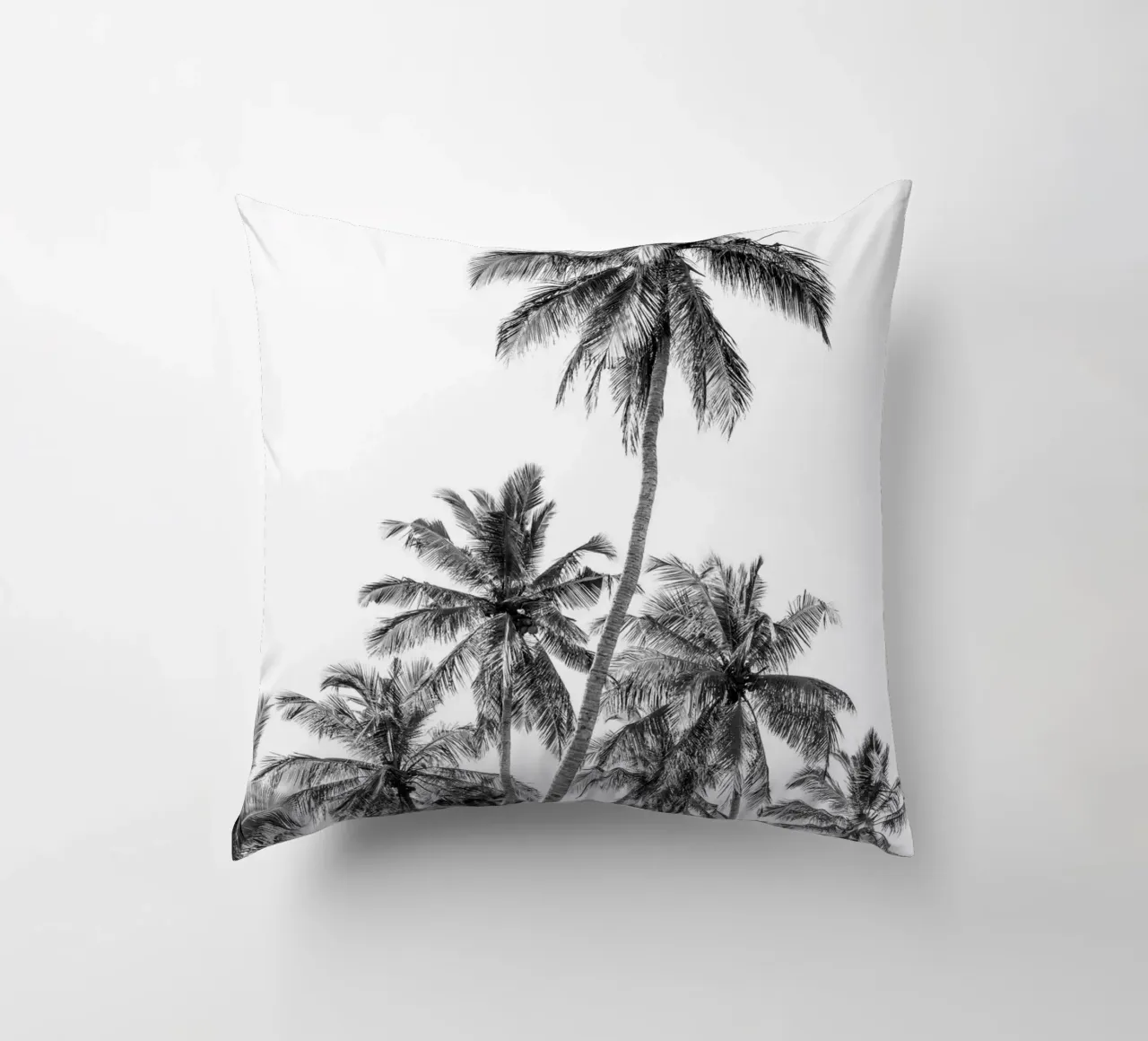 Palm trees on a tropical island cuscino da photolovers