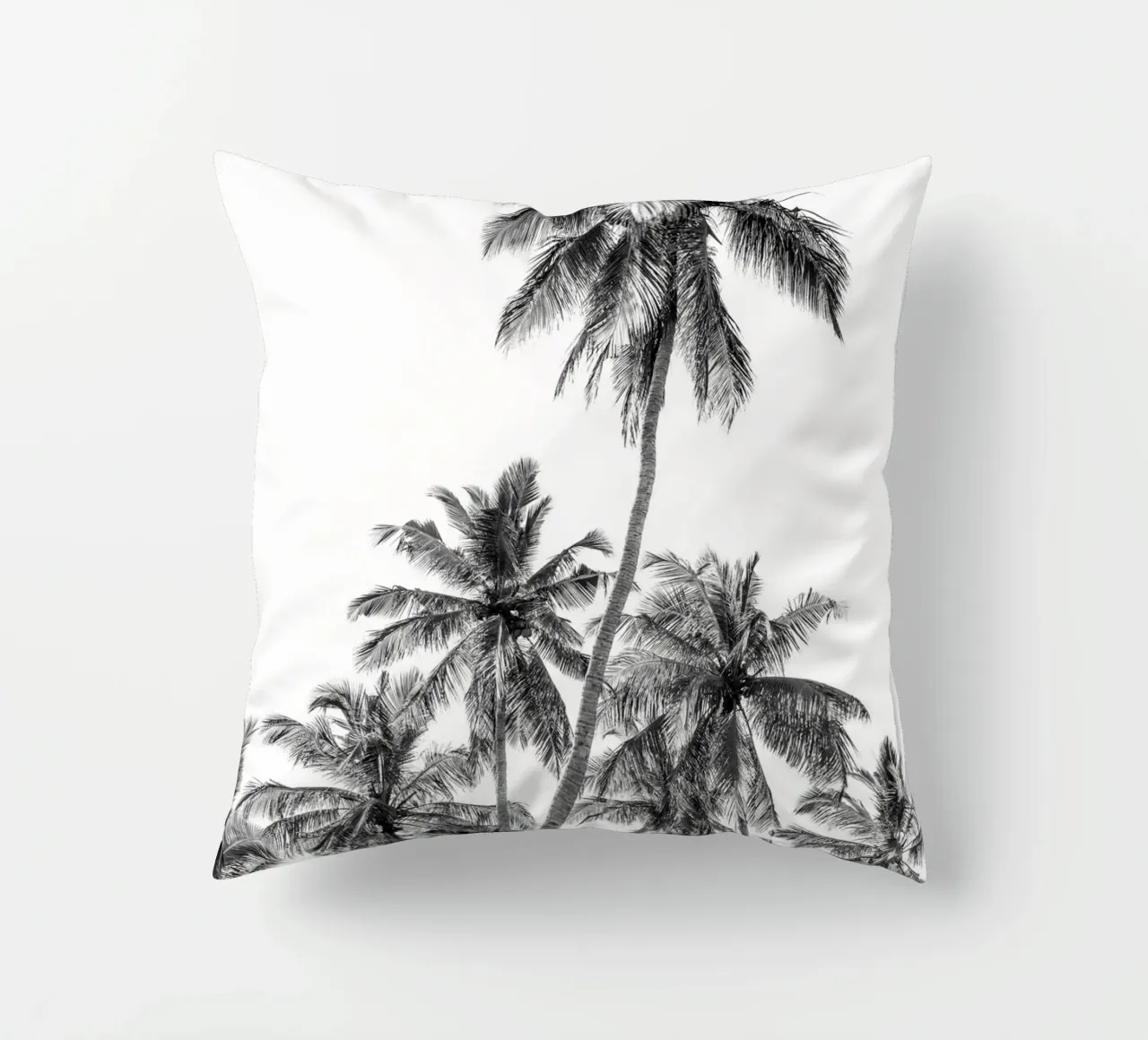 Palm trees on a tropical island cuscino da photolovers