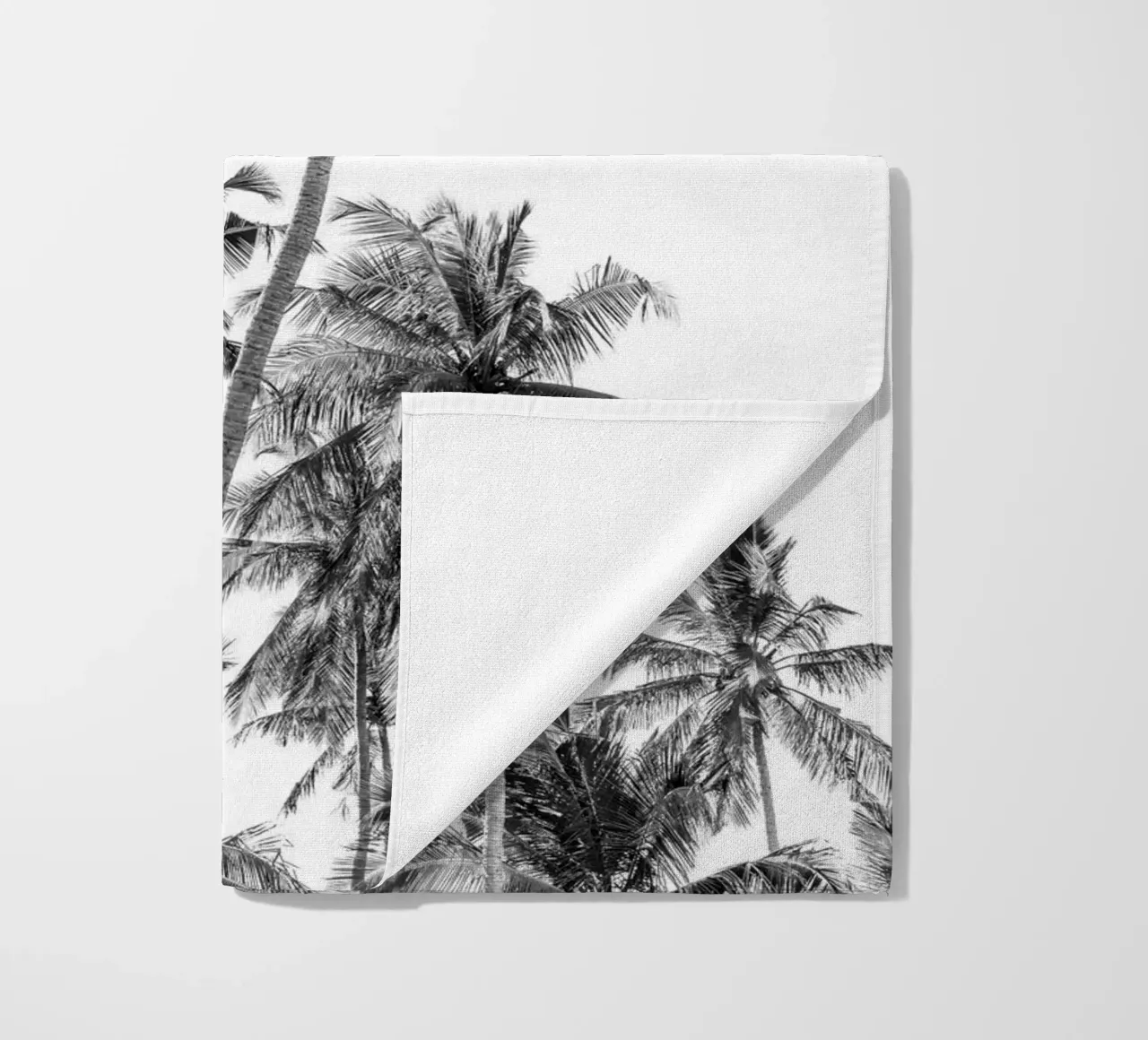 Palm trees on a tropical island telo mare da photolovers