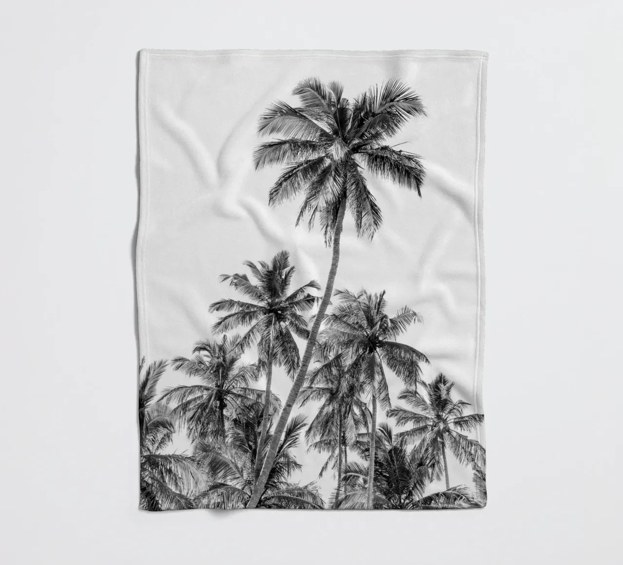 Palm trees on a tropical island coperta in pile da photolovers