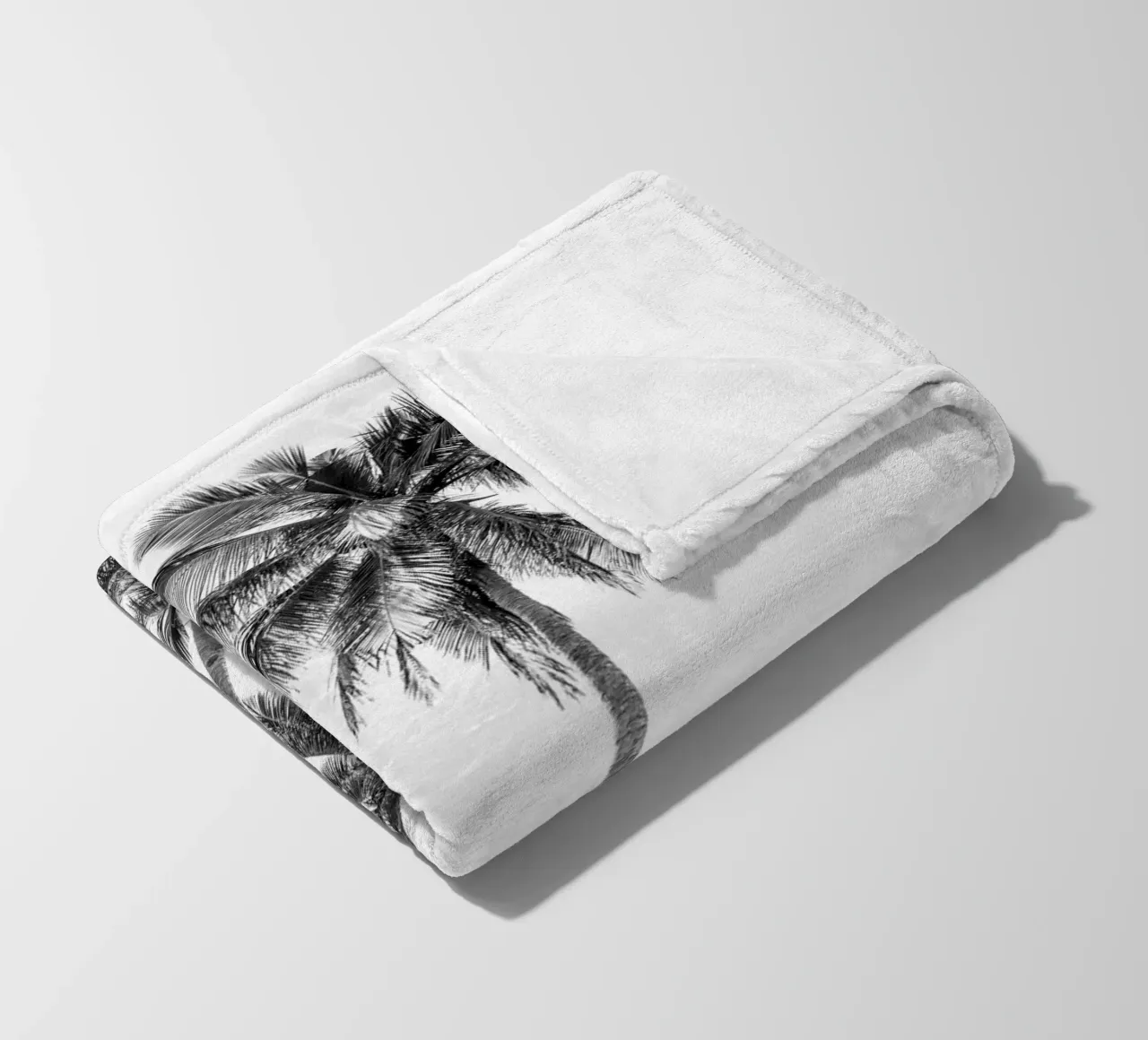 Palm trees on a tropical island coperta in pile da photolovers