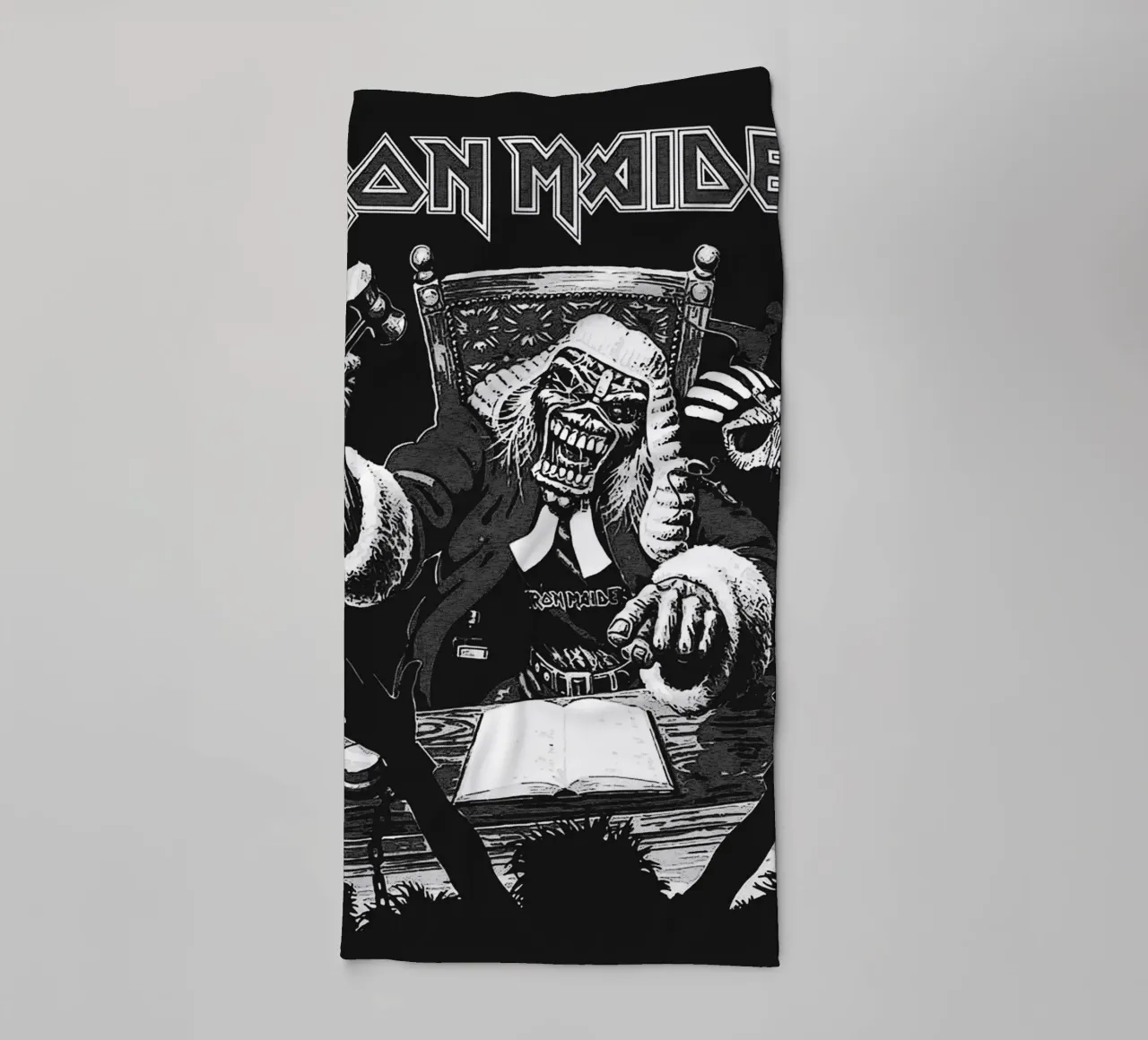 iron maiden band art Handtuch von vanhesling