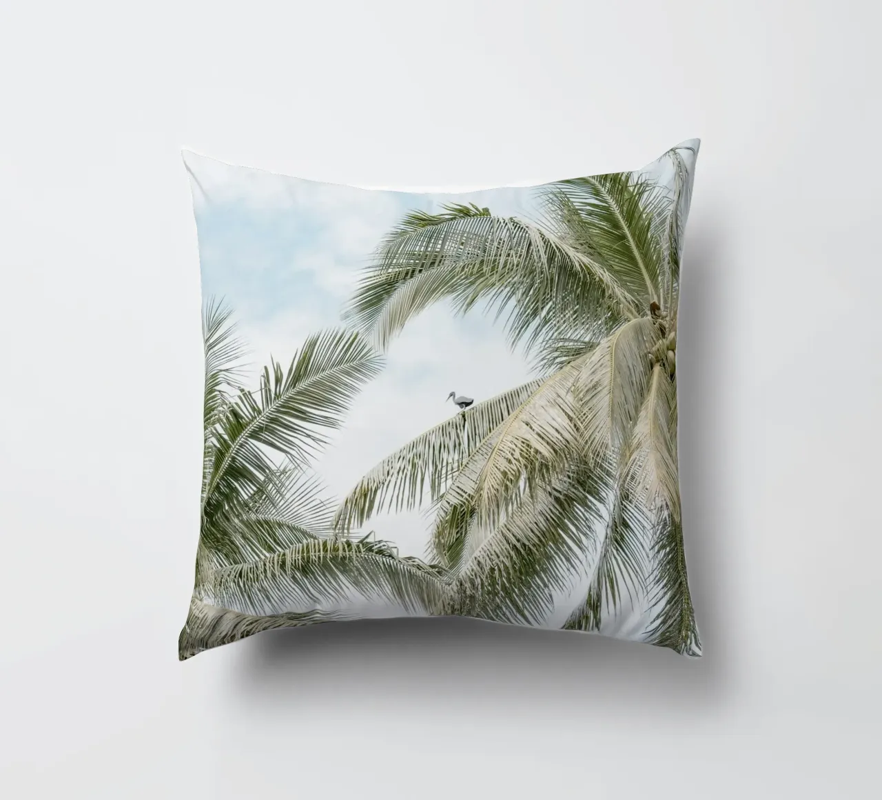 Palm trees on the beach in Indonesia cuscino da photolovers