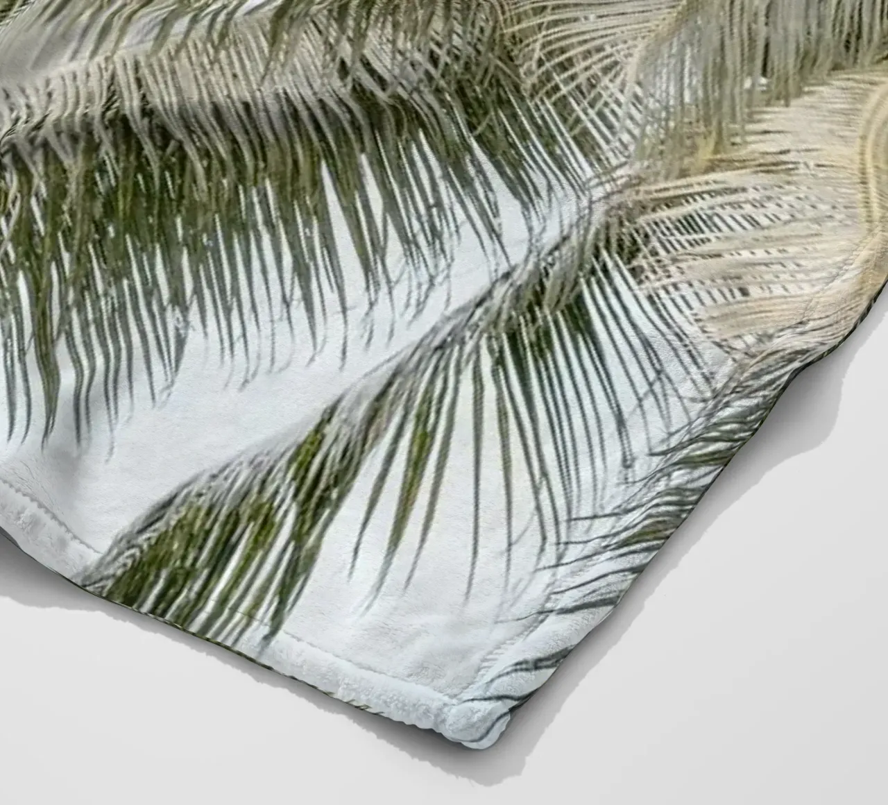 Palm trees on the beach in Indonesia coperta in pile da photolovers
