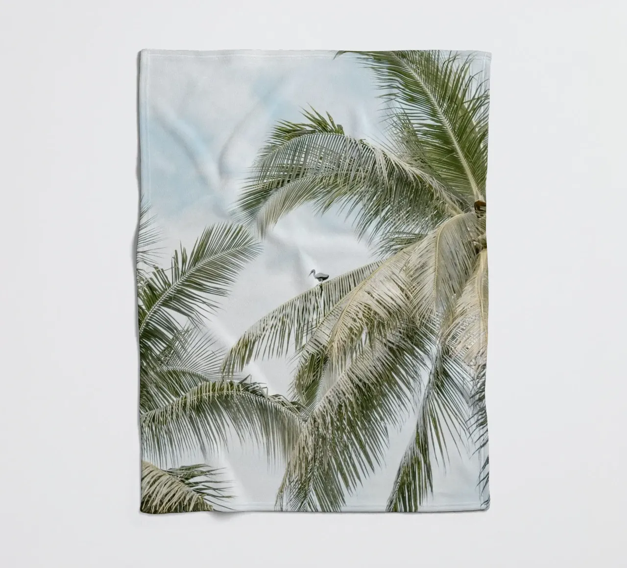 Palm trees on the beach in Indonesia coperta in pile da photolovers