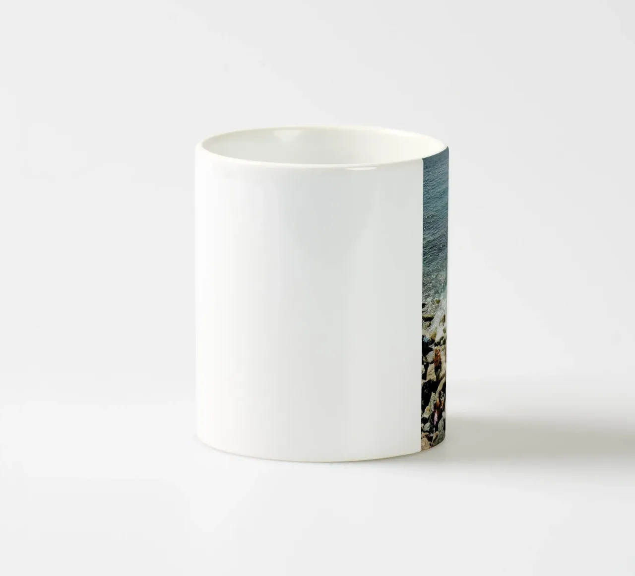 Tuscan Beach tazza in ceramica da Chris Abatzis