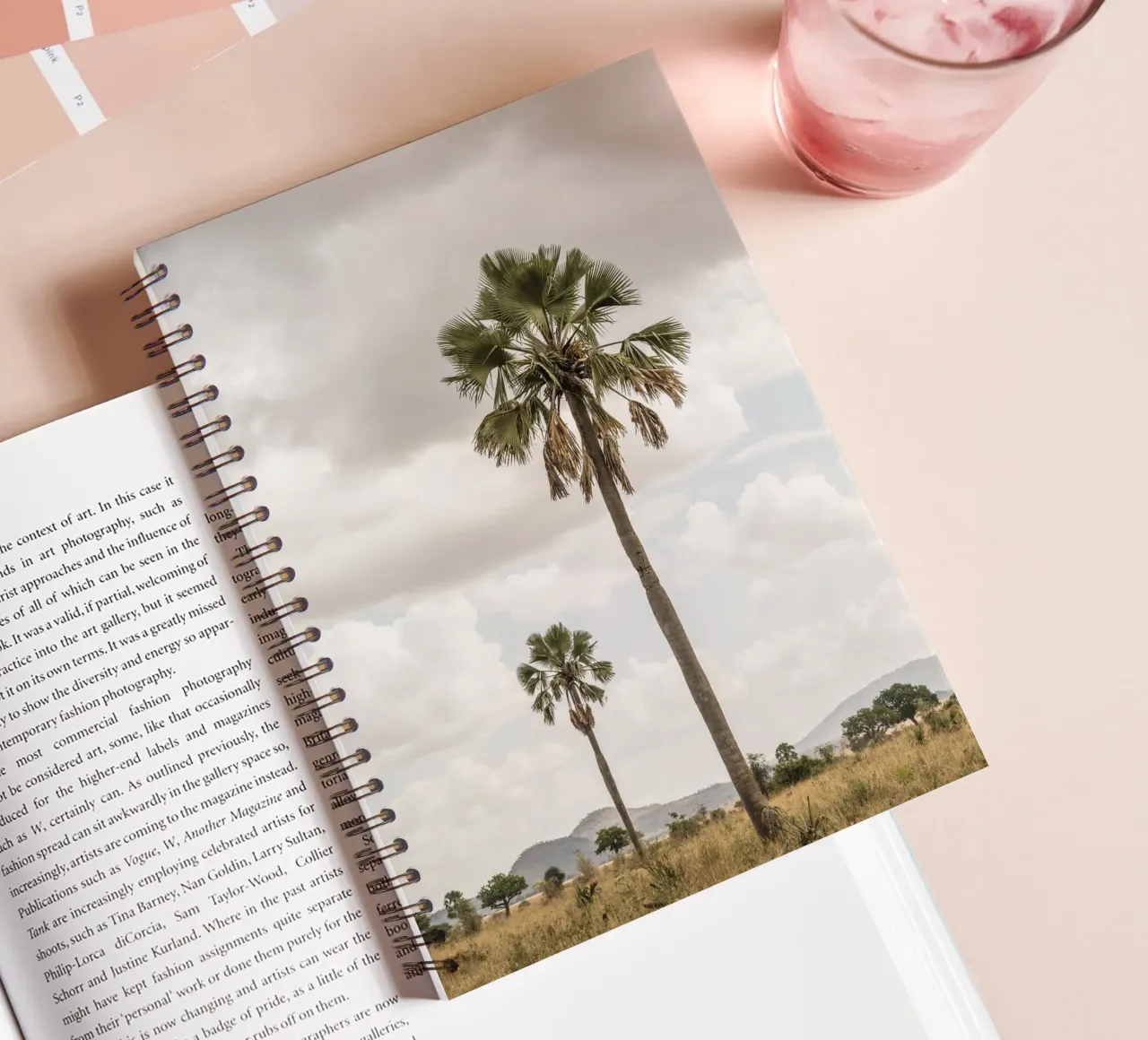 Palm trees in a park in Uganda diario ad anelli da photolovers