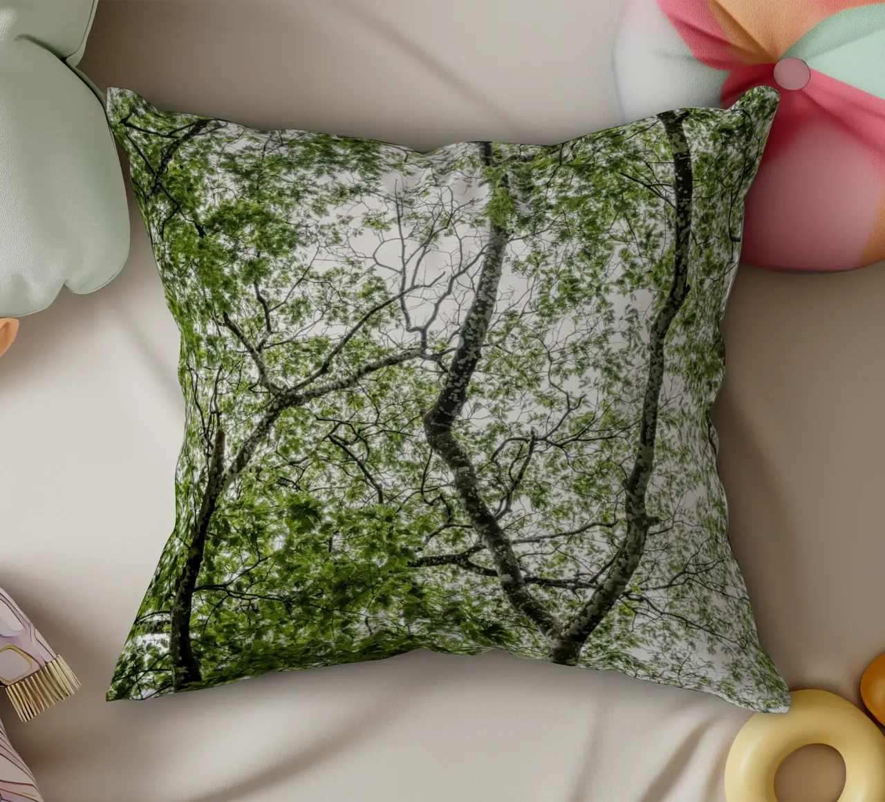 Tree in a forest cuscino da photolovers