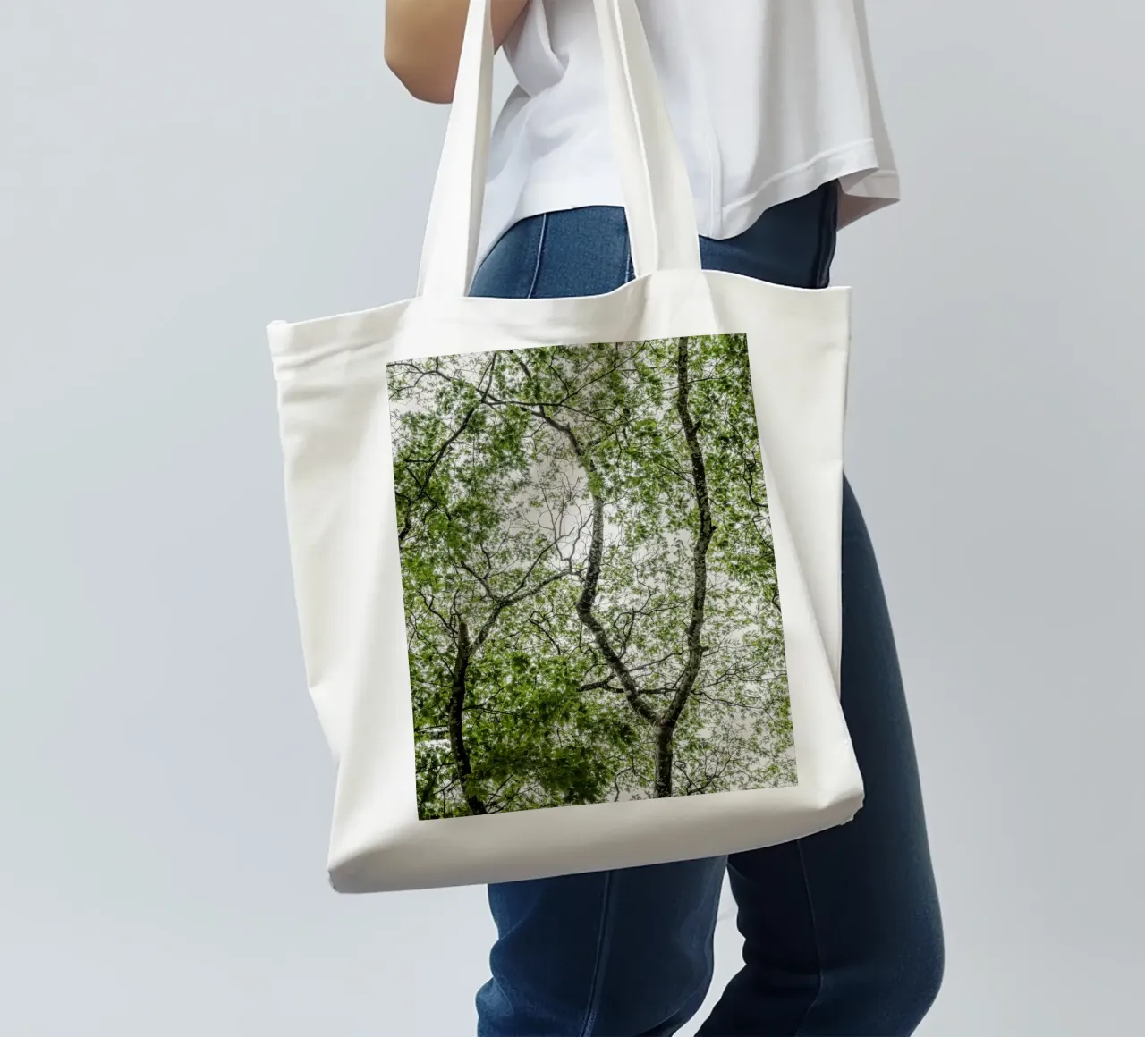 Tree in a forest borsa in juta da photolovers
