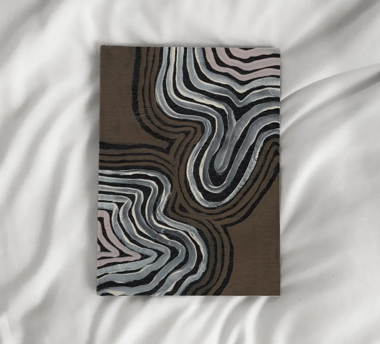 Irdene Rhythmische Linien Notizbuch von Nikitajariwala