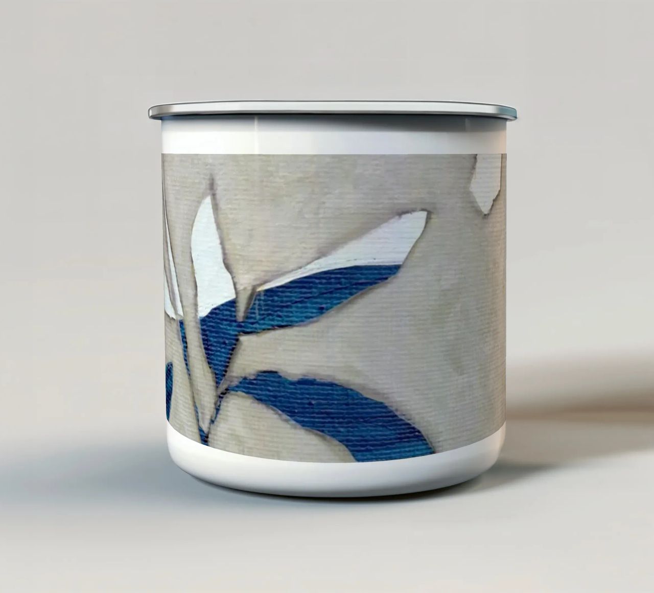 Fogliame astratto tazza in smalto da Nikitajariwala