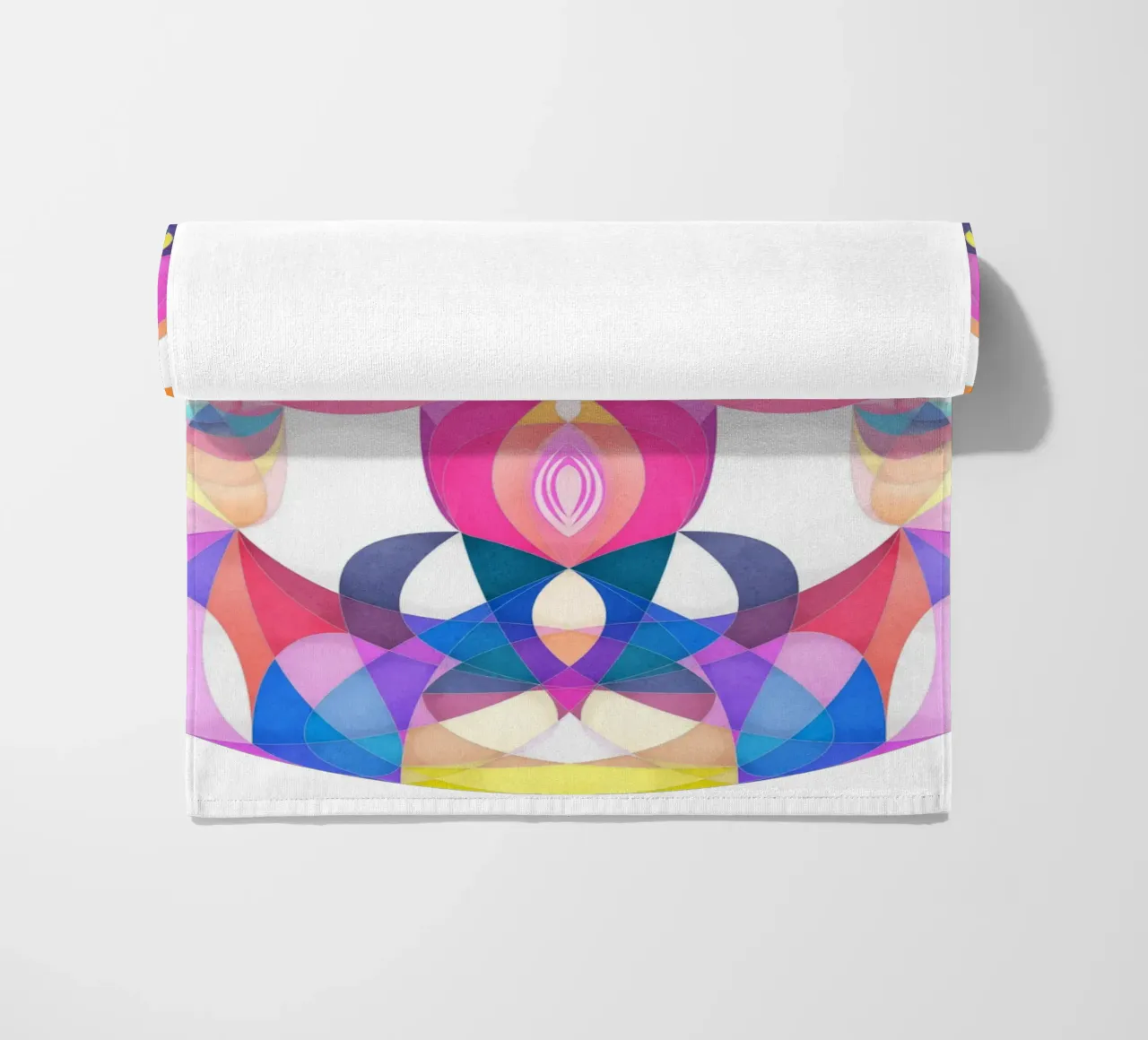 Sommersonnenwende Strandtuch von lovely lines