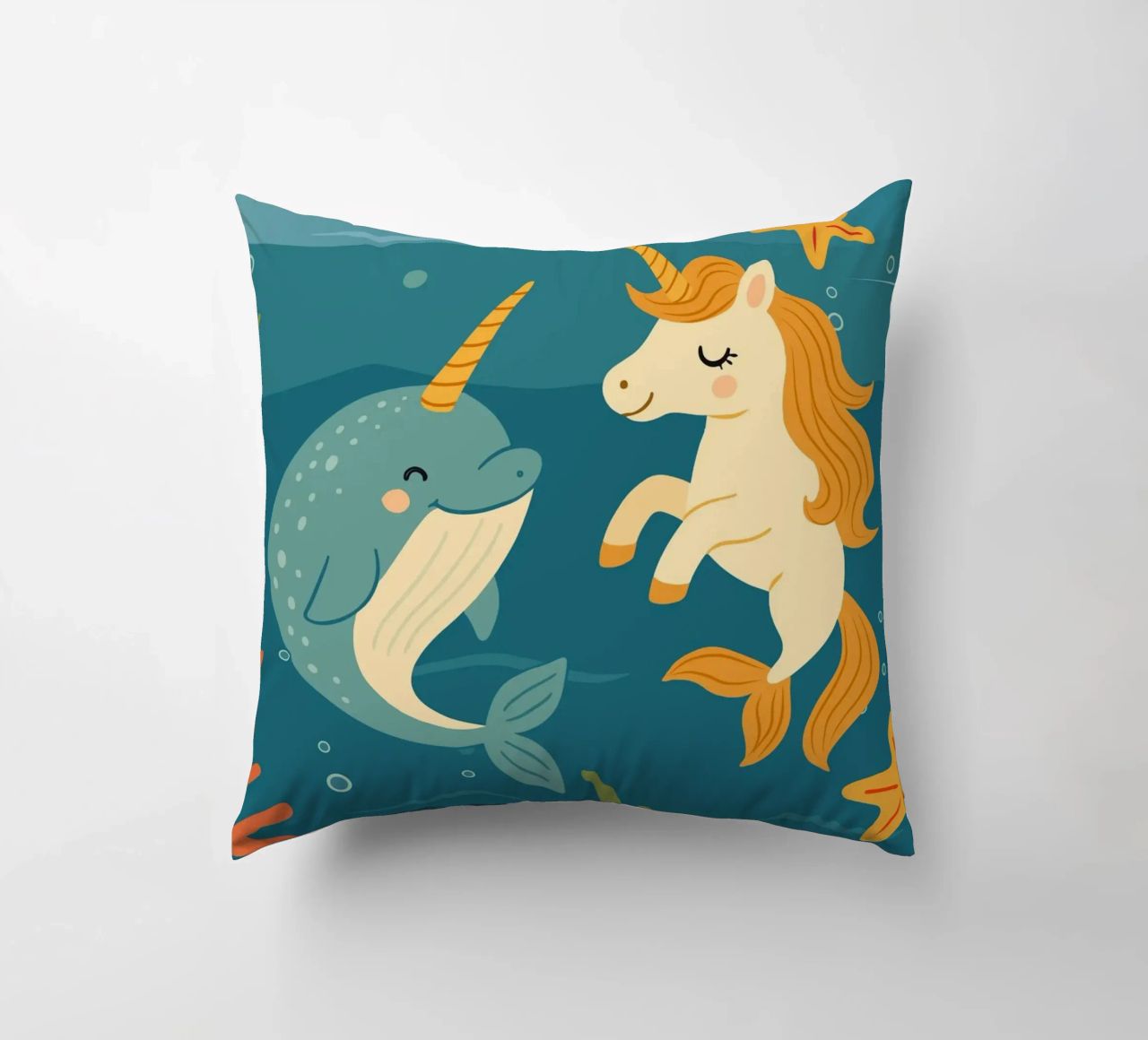 Une douce licorne des mers et un joyeux narval coussin de namosh