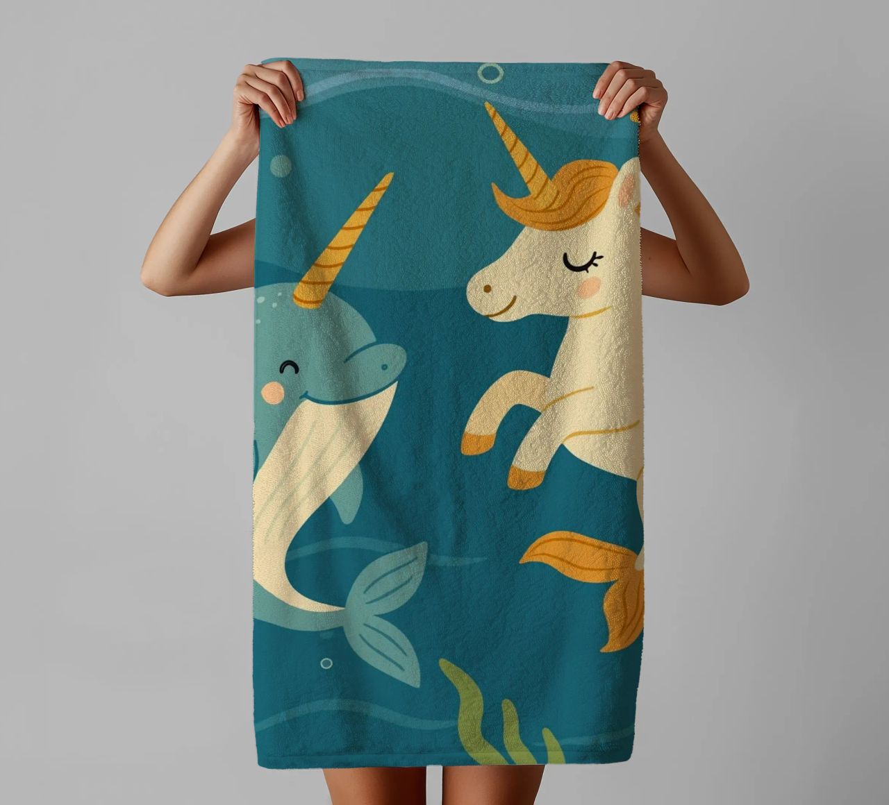 Une douce licorne des mers et un joyeux narval serviette de bain de namosh