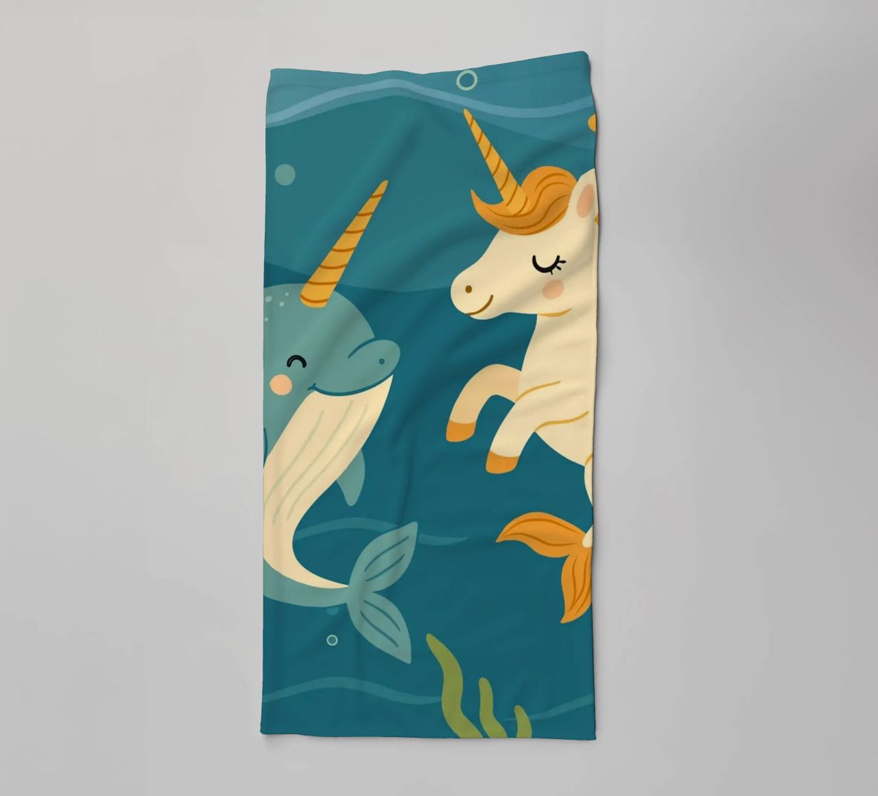 Une douce licorne des mers et un joyeux narval serviette de bain de namosh