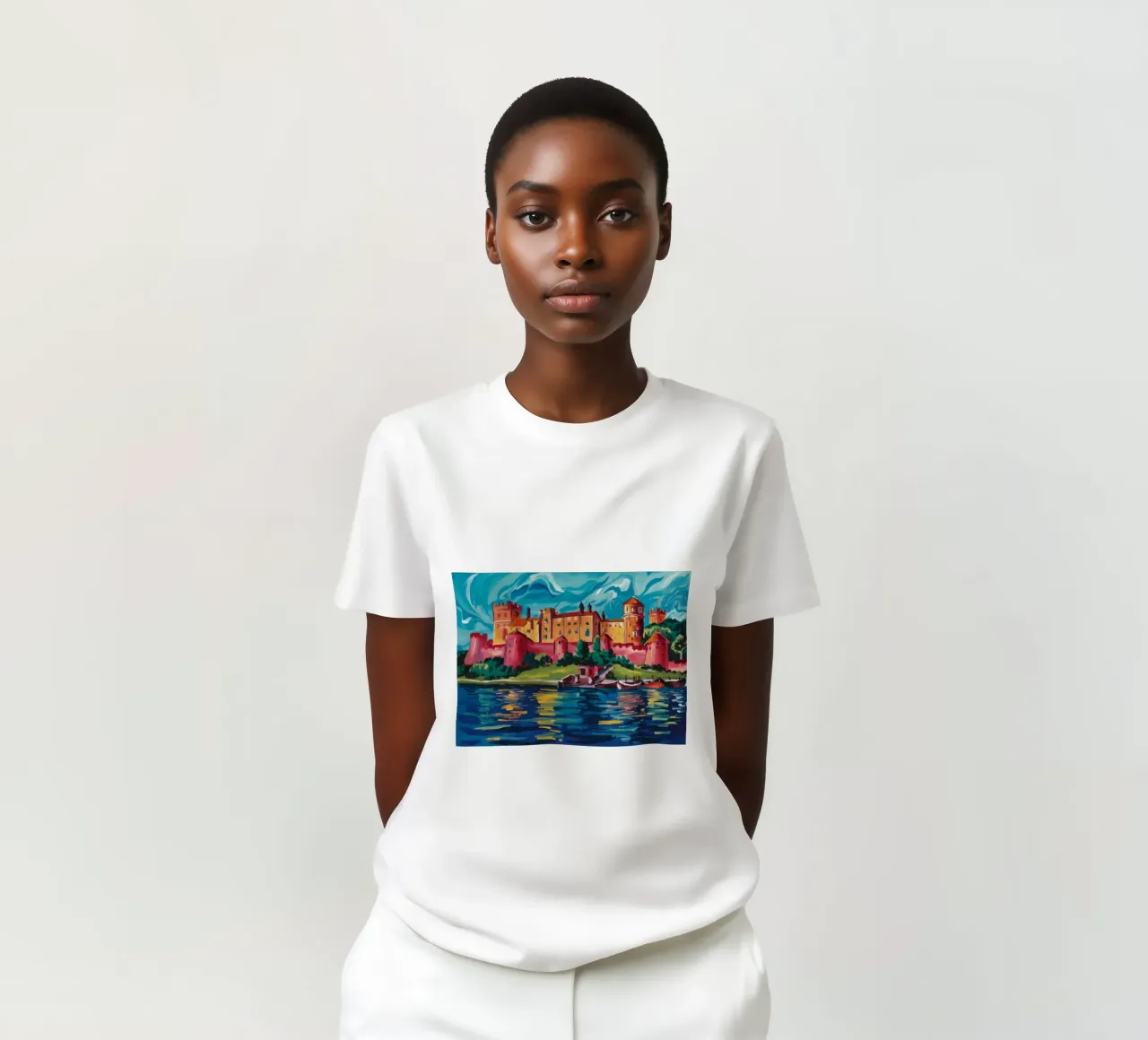 Riflesso del castello sul lago t-shirt da Lush Essence