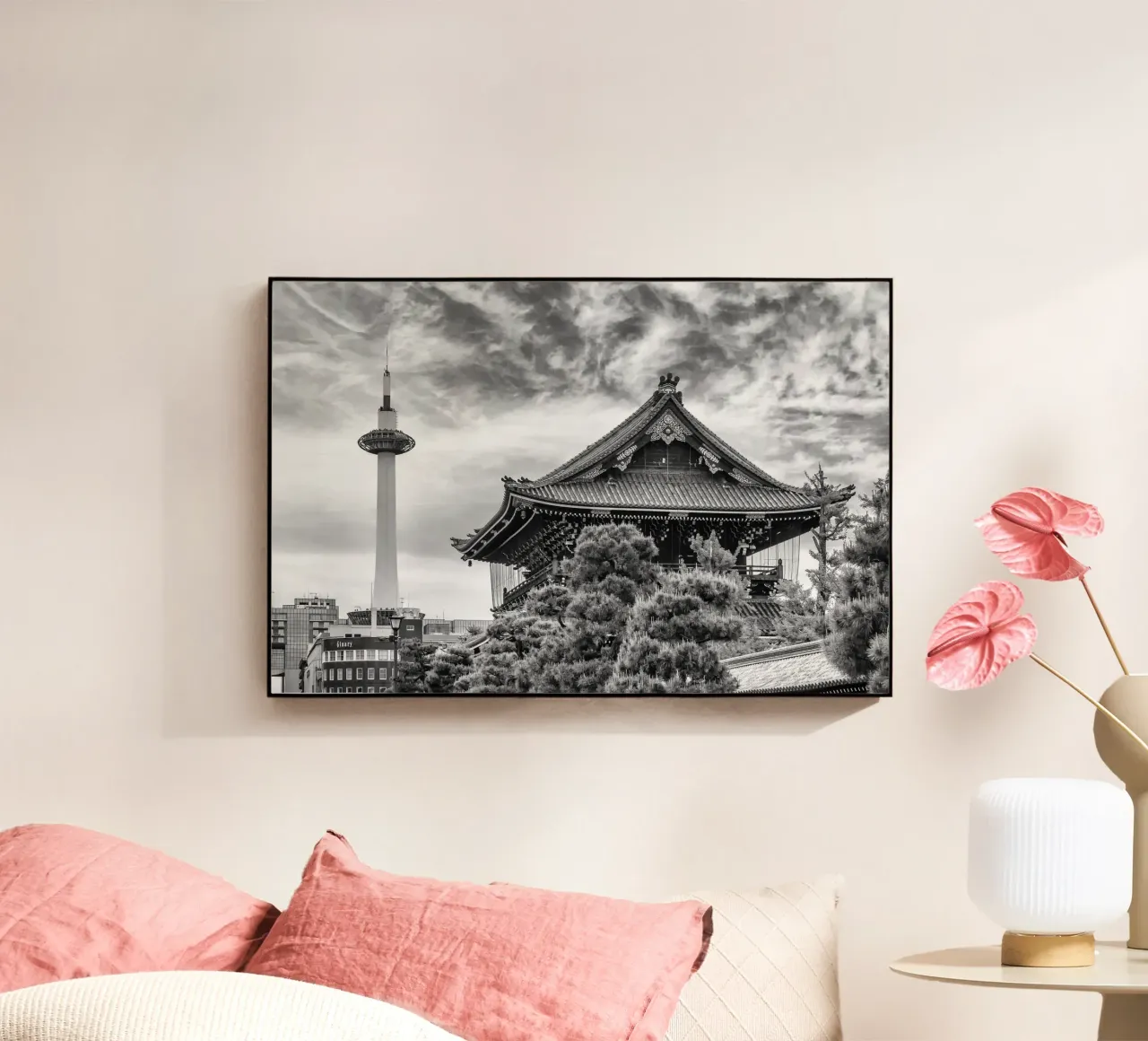 Higashi Hongan-ji Paste mit Kyoto Tower | monochrome plexiglass da Melanie Viola