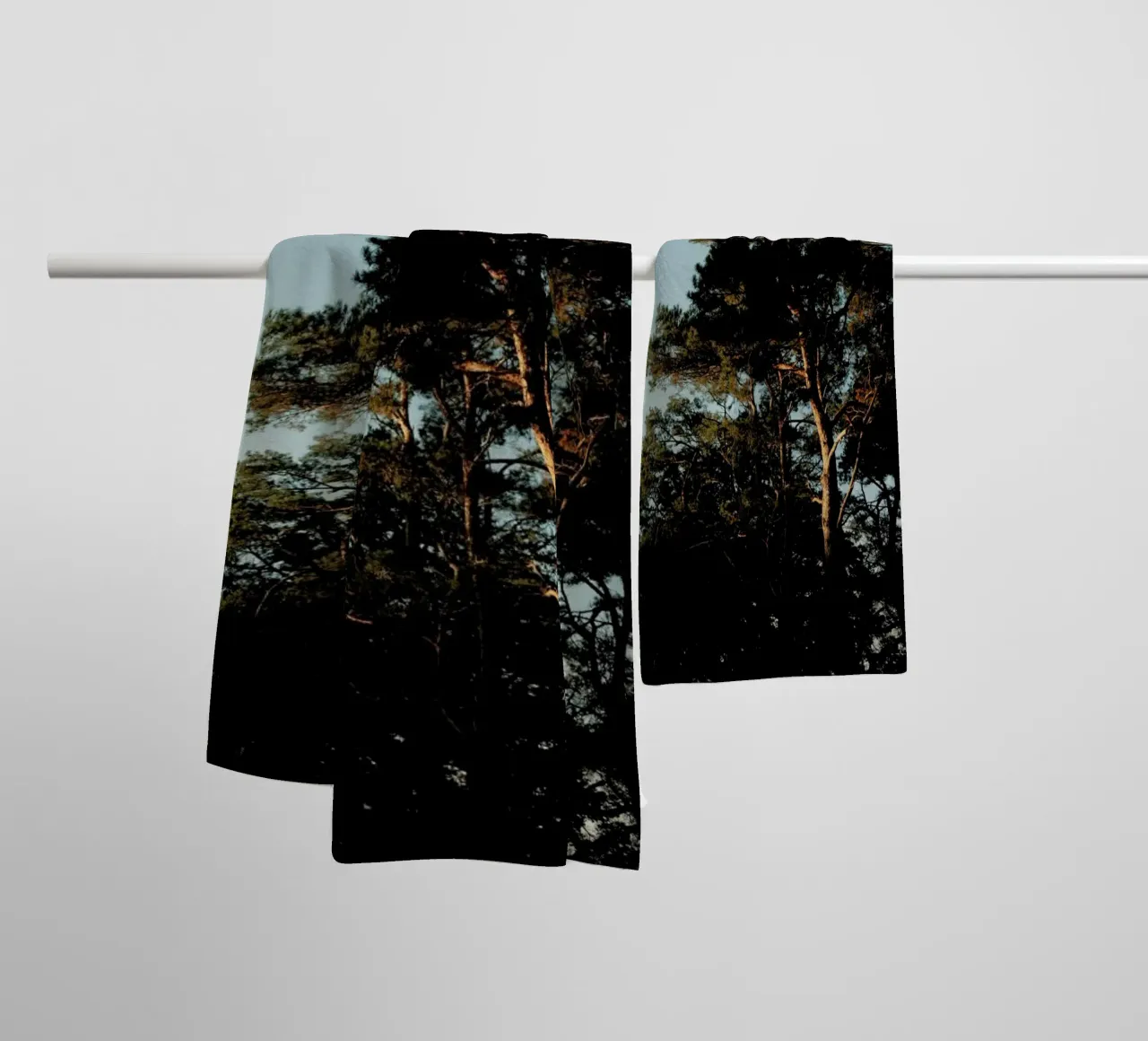 Lights And Shoadows asciugamano da bagno da Sebastian Hilgetag