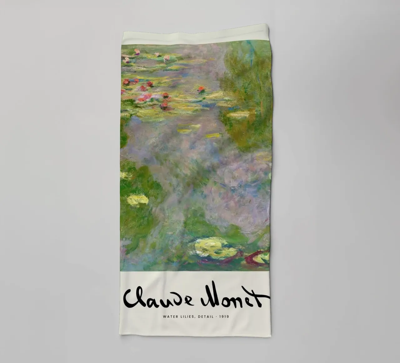 Monet – Signed Water Lilies asciugamano da bagno da Vintage by JUNIQE