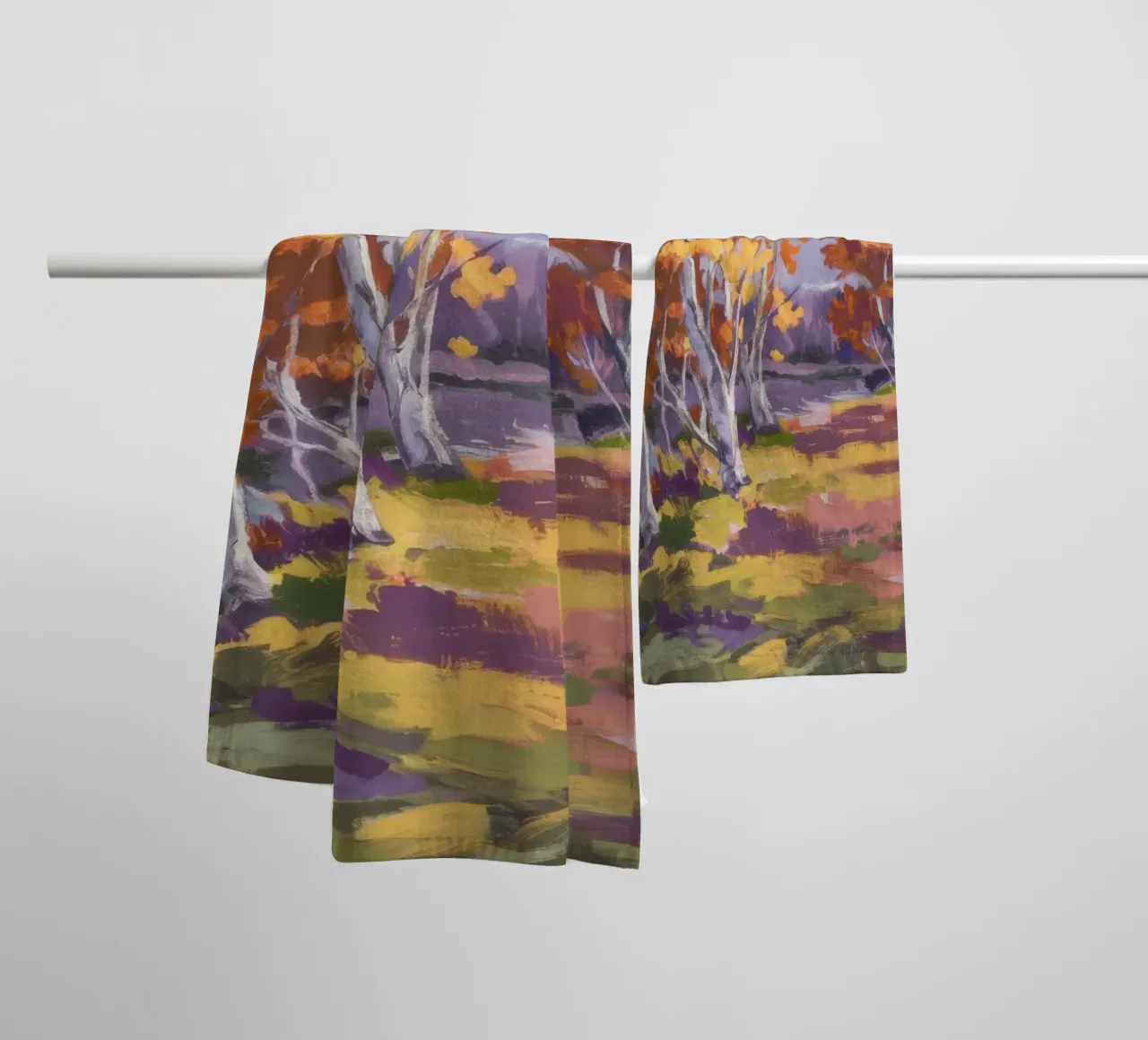 Herbstliche Birkenserenade Handtuch von Radiance Landscape