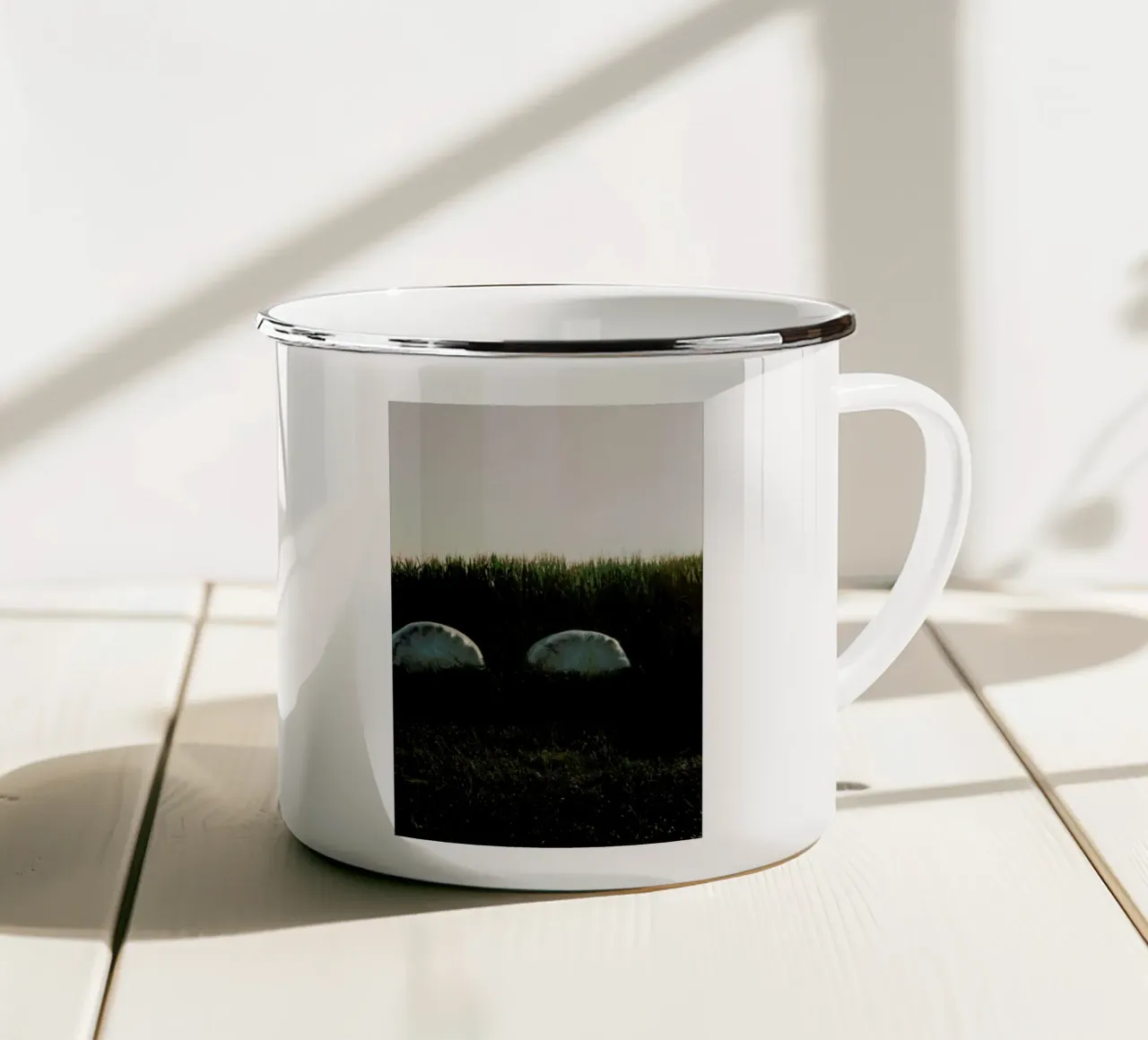 Analog Series Fields At Sundown Emaille Tasse von Sebastian Hilgetag