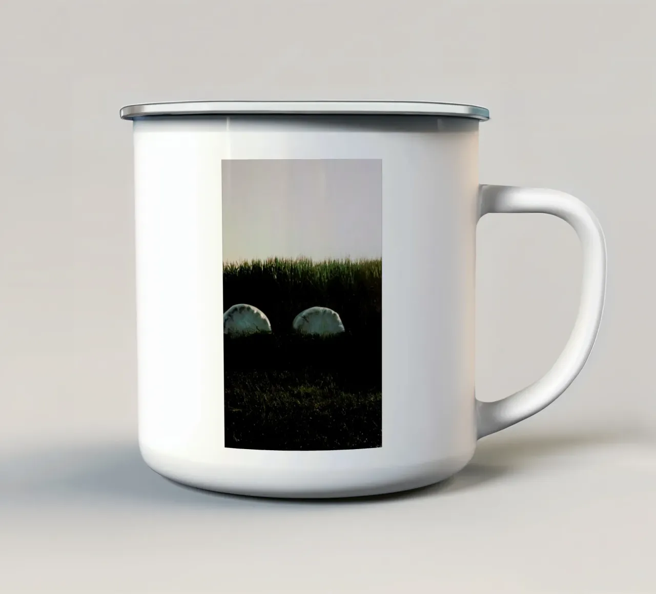 Analog Series Fields At Sundown mug en émail de Sebastian Hilgetag